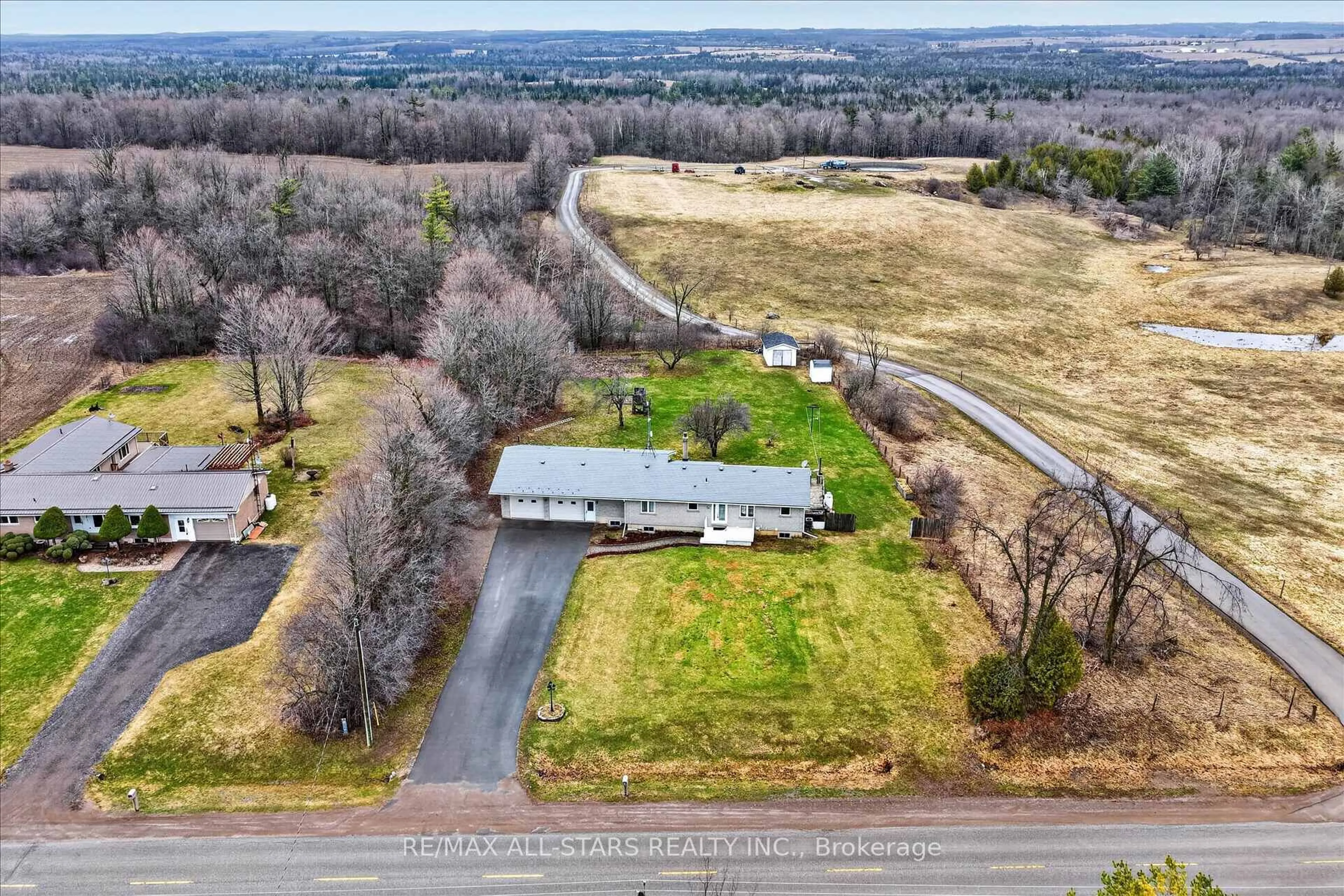A pic from outside/outdoor area/front of a property/back of a property/a pic from drone, unknown for 450 Janetville Rd, Kawartha Lakes Ontario L0B 1K0