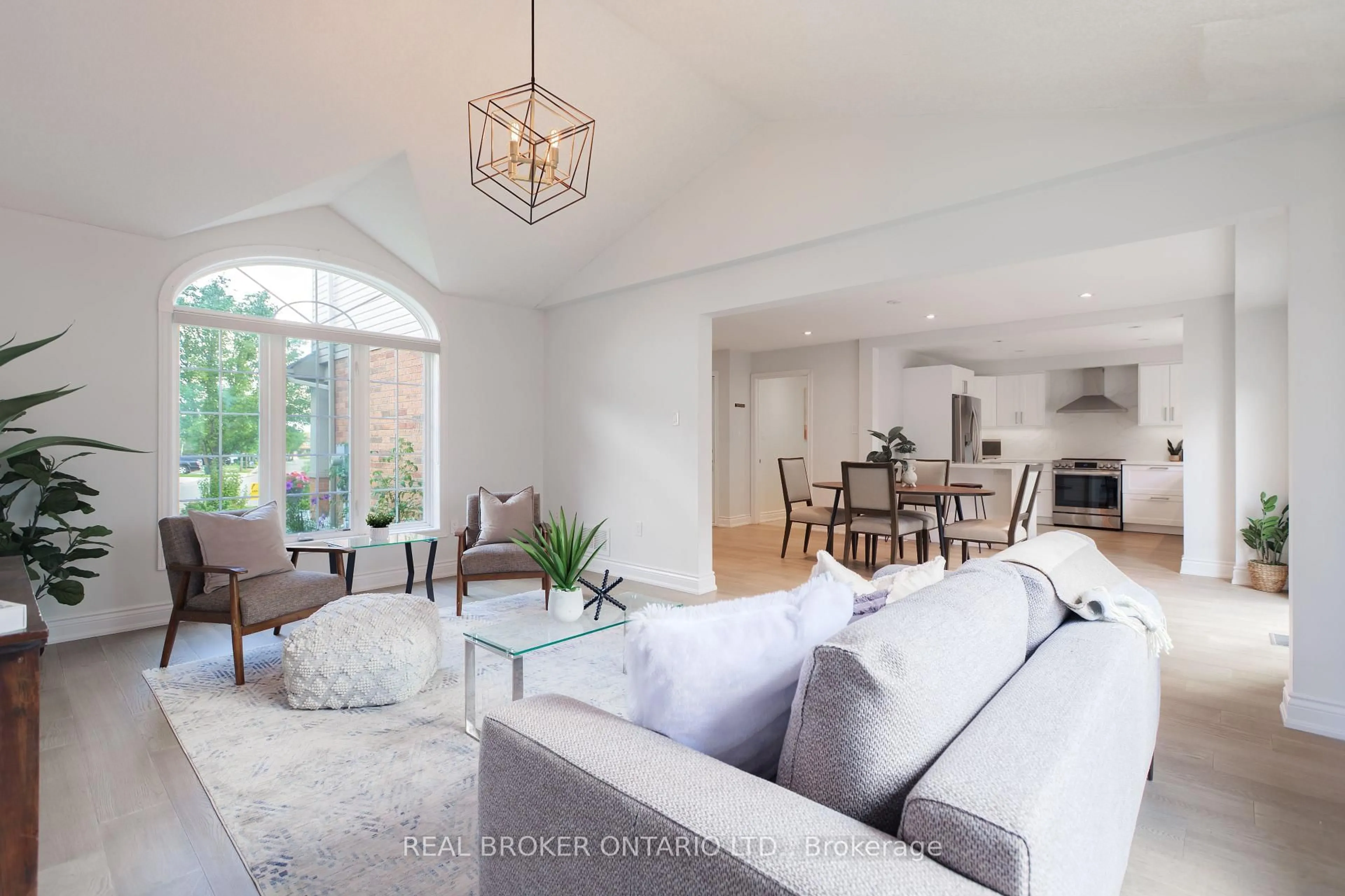 Living room with furniture, unknown for 83 Benedict Pl, Hamilton Ontario L9A 0A4