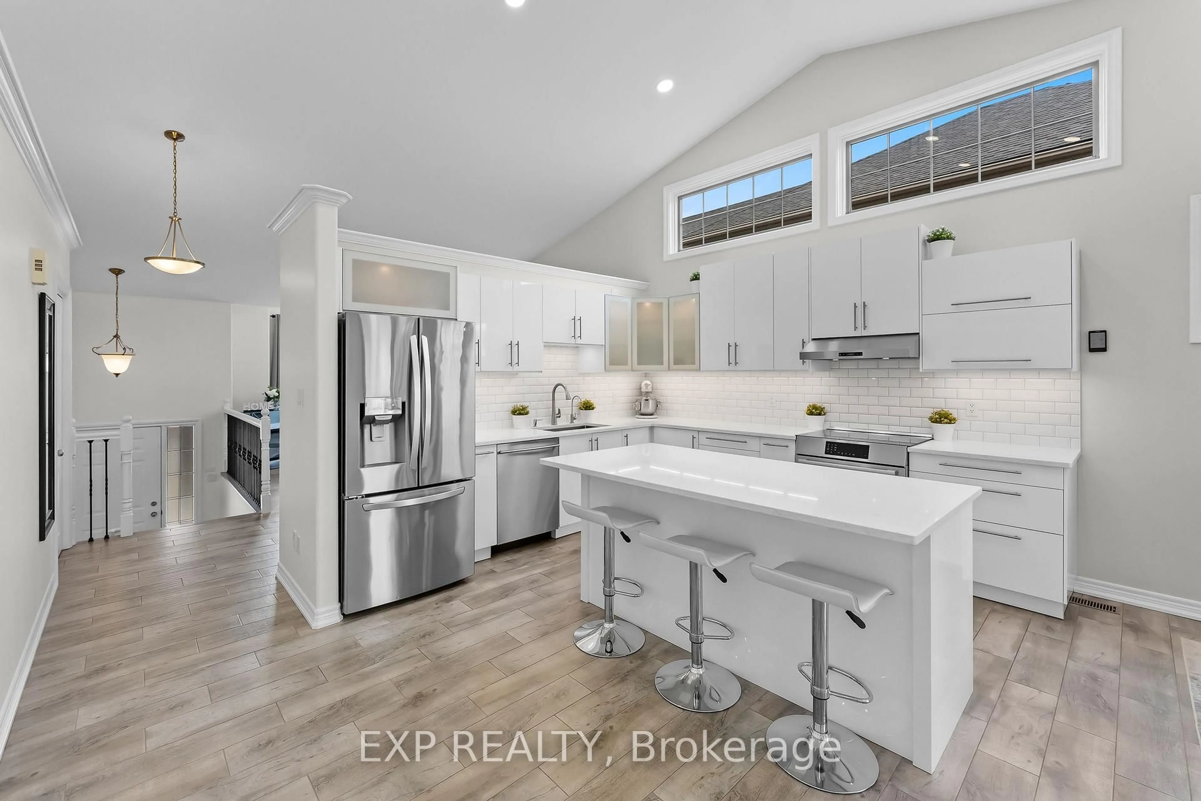 Open concept kitchen, ceramic/tile floor for 7032 Kelly Dr, Niagara Falls Ontario L2H 3J9