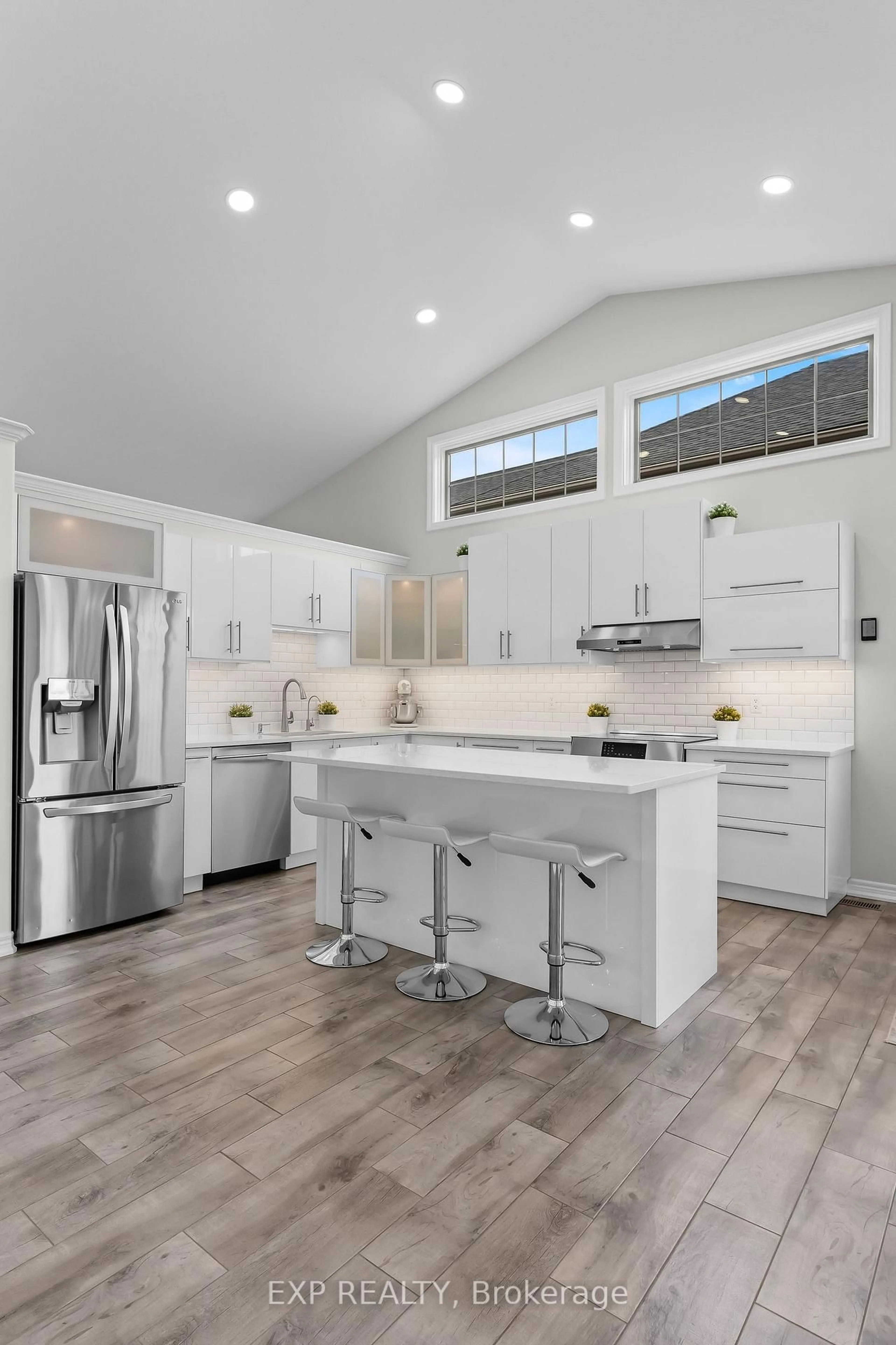 Open concept kitchen, unknown for 7032 Kelly Dr, Niagara Falls Ontario L2H 3J9