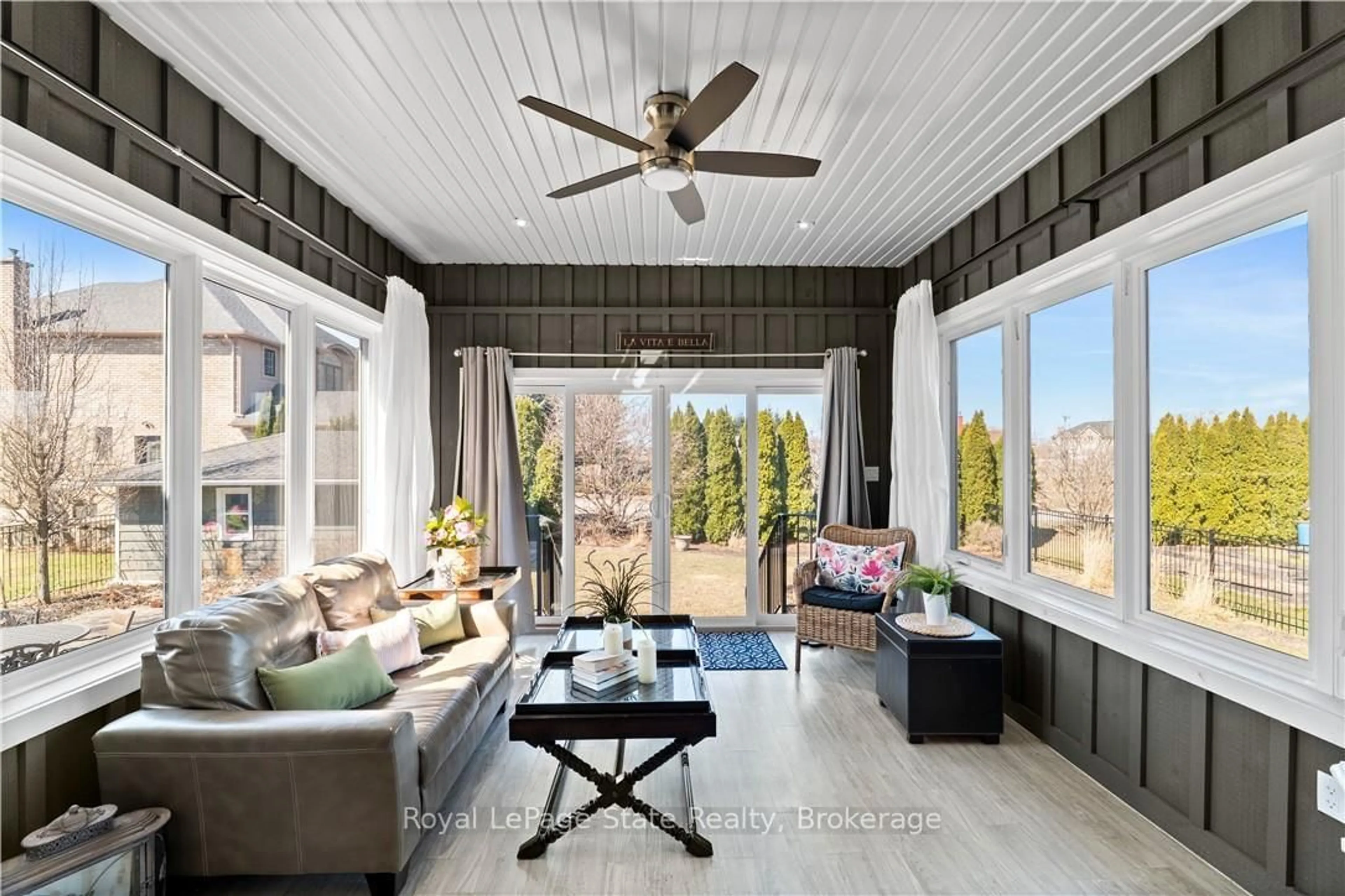 Living room with furniture, unknown for 211 Lewis Rd, Hamilton Ontario L8E 5G7