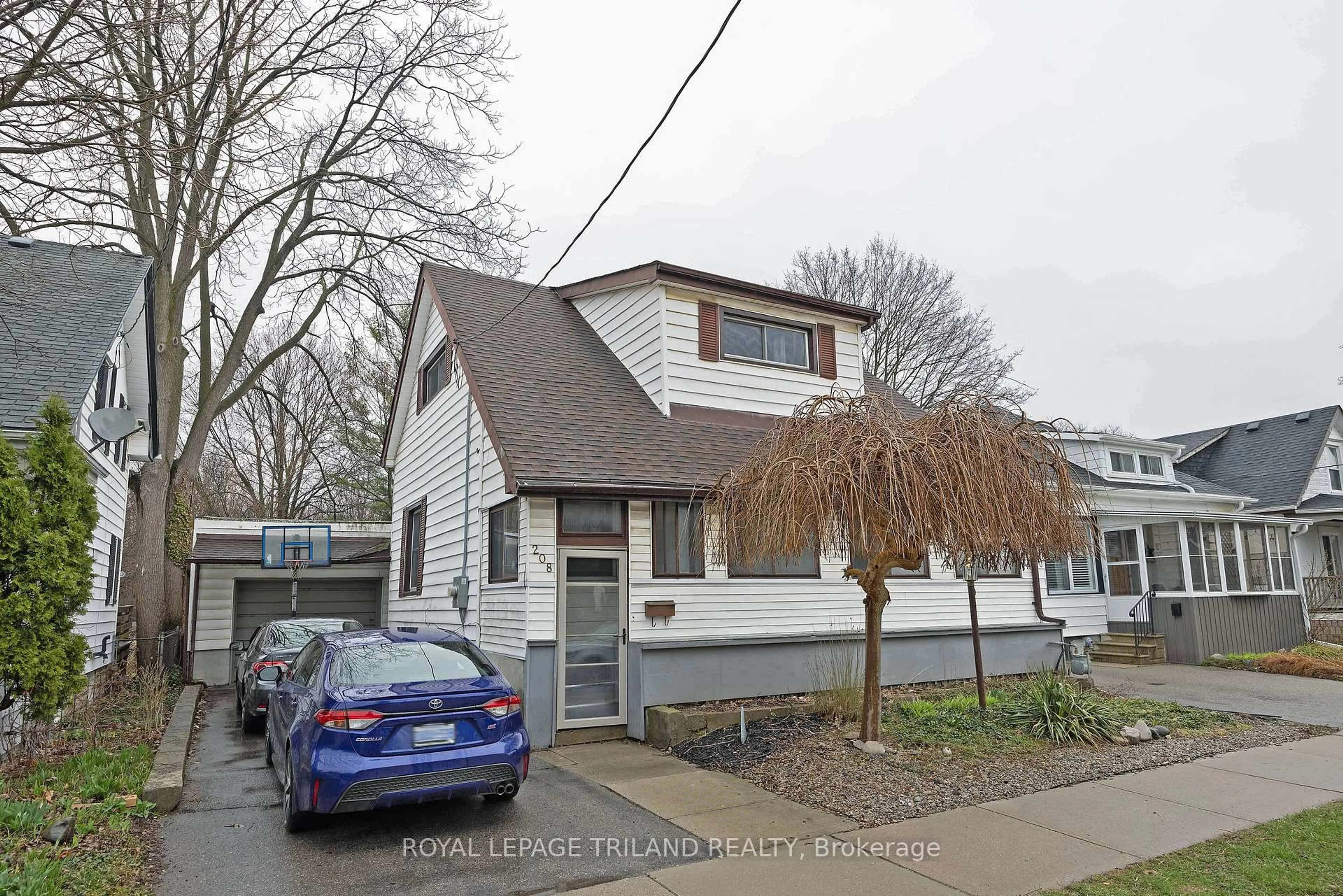 Unknown for 208 Edward St, London South Ontario N6C 3J2