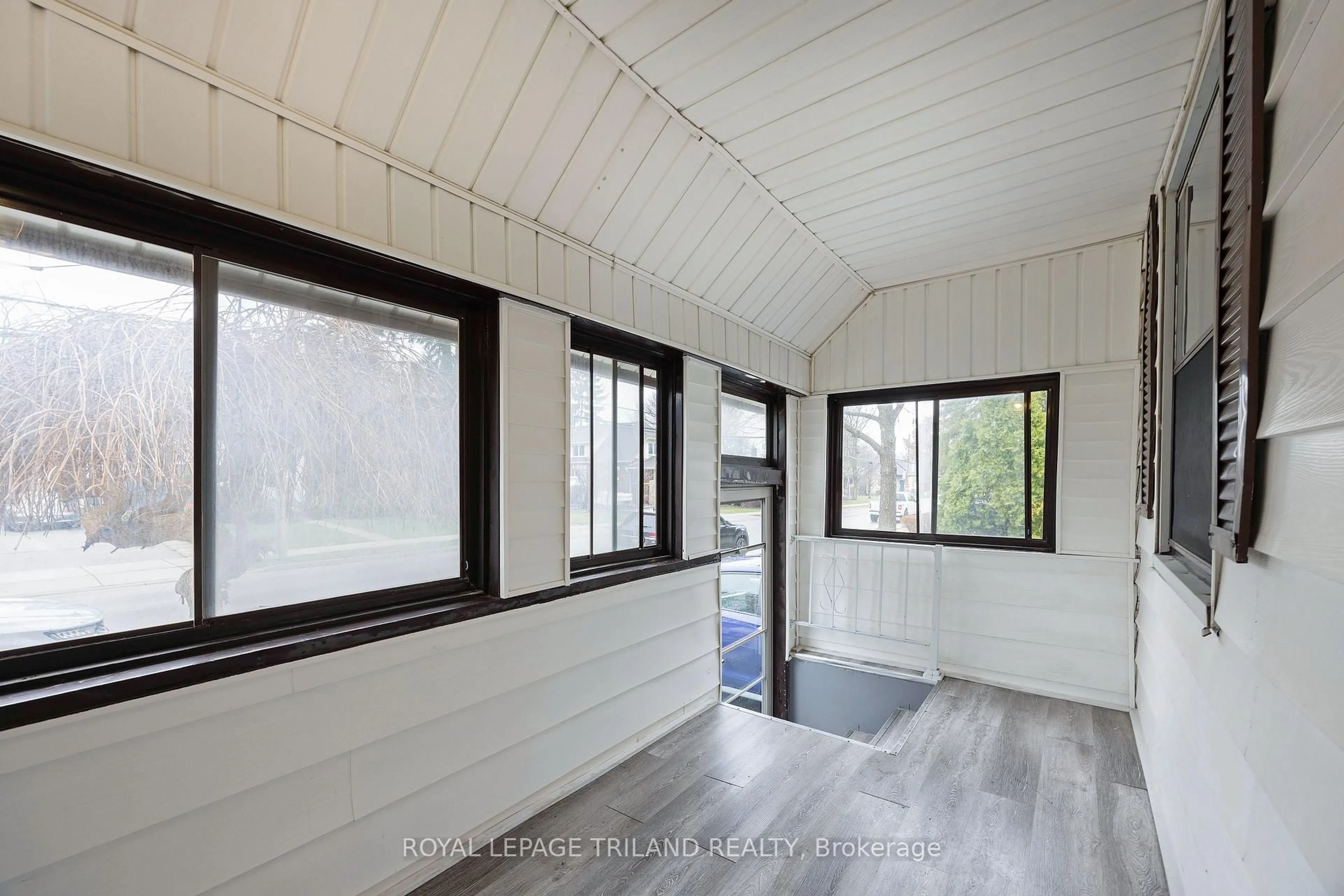 Unknown for 208 Edward St, London South Ontario N6C 3J2