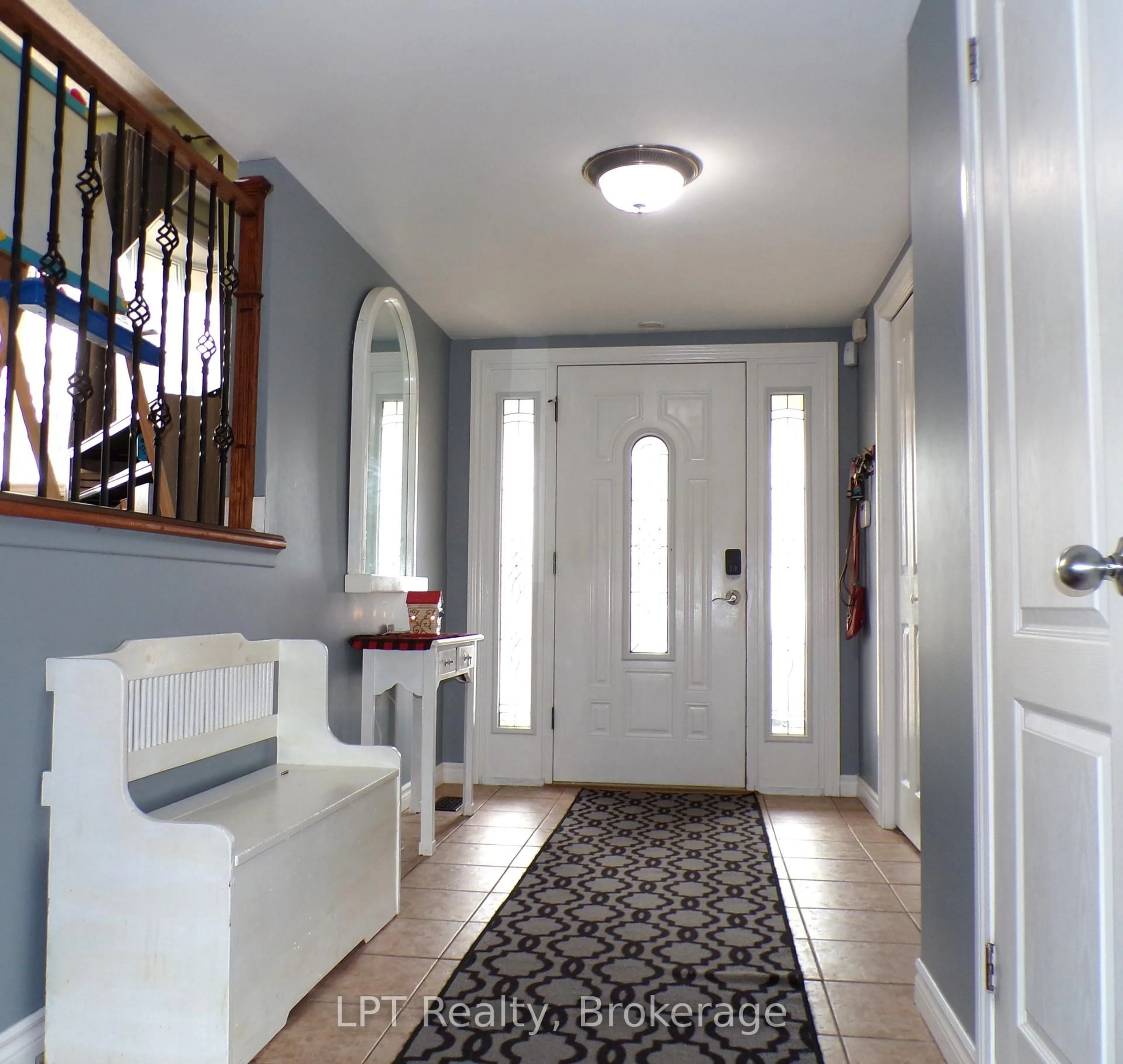 Indoor entryway for 167 Singleton Dr, Belleville Ontario K8N 5H4