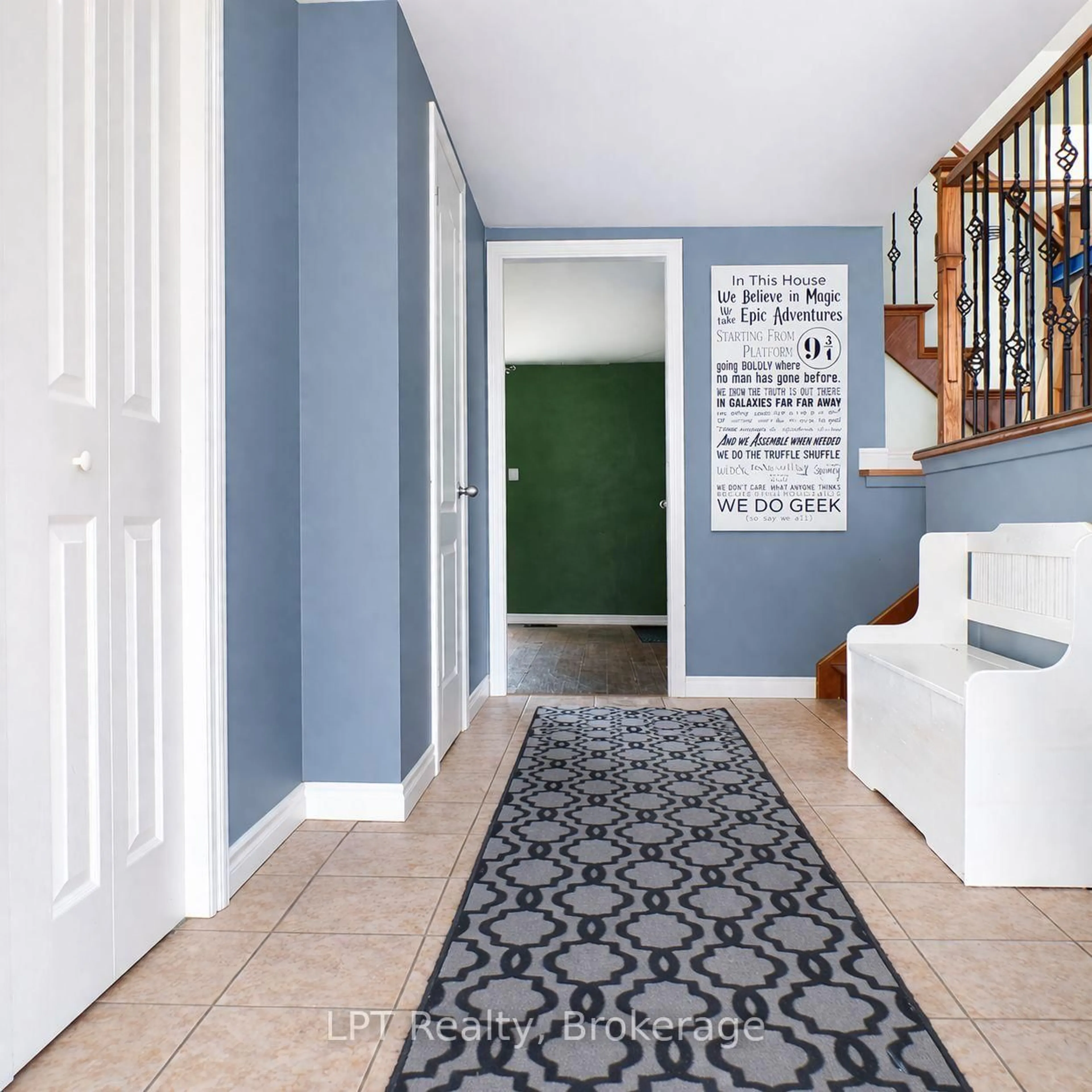 Indoor entryway for 167 Singleton Dr, Belleville Ontario K8N 5H4