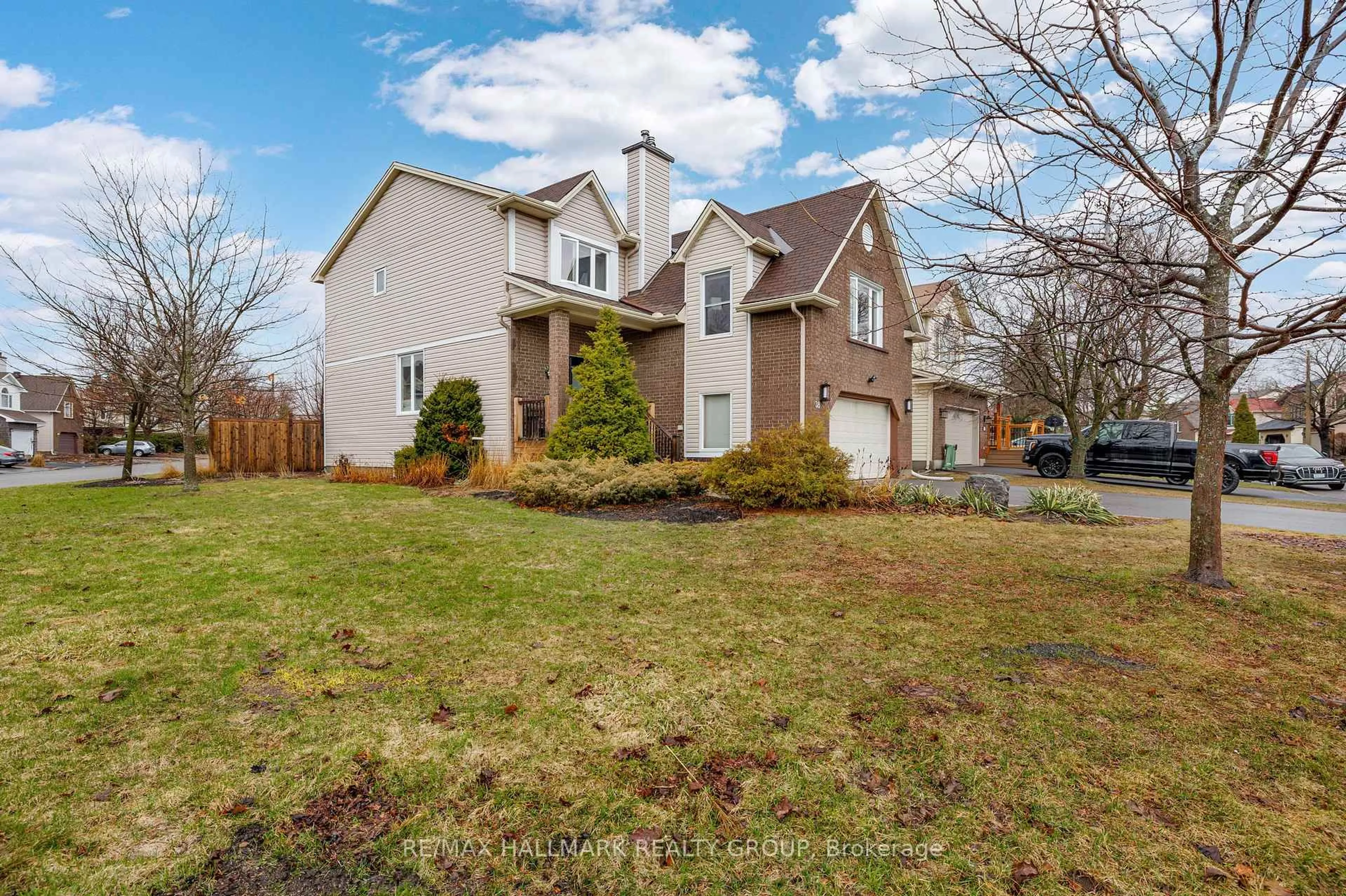 A pic from outside/outdoor area/front of a property/back of a property/a pic from drone, unknown for 38 Briermoor Cres, Ottawa Ontario K1T 3G4