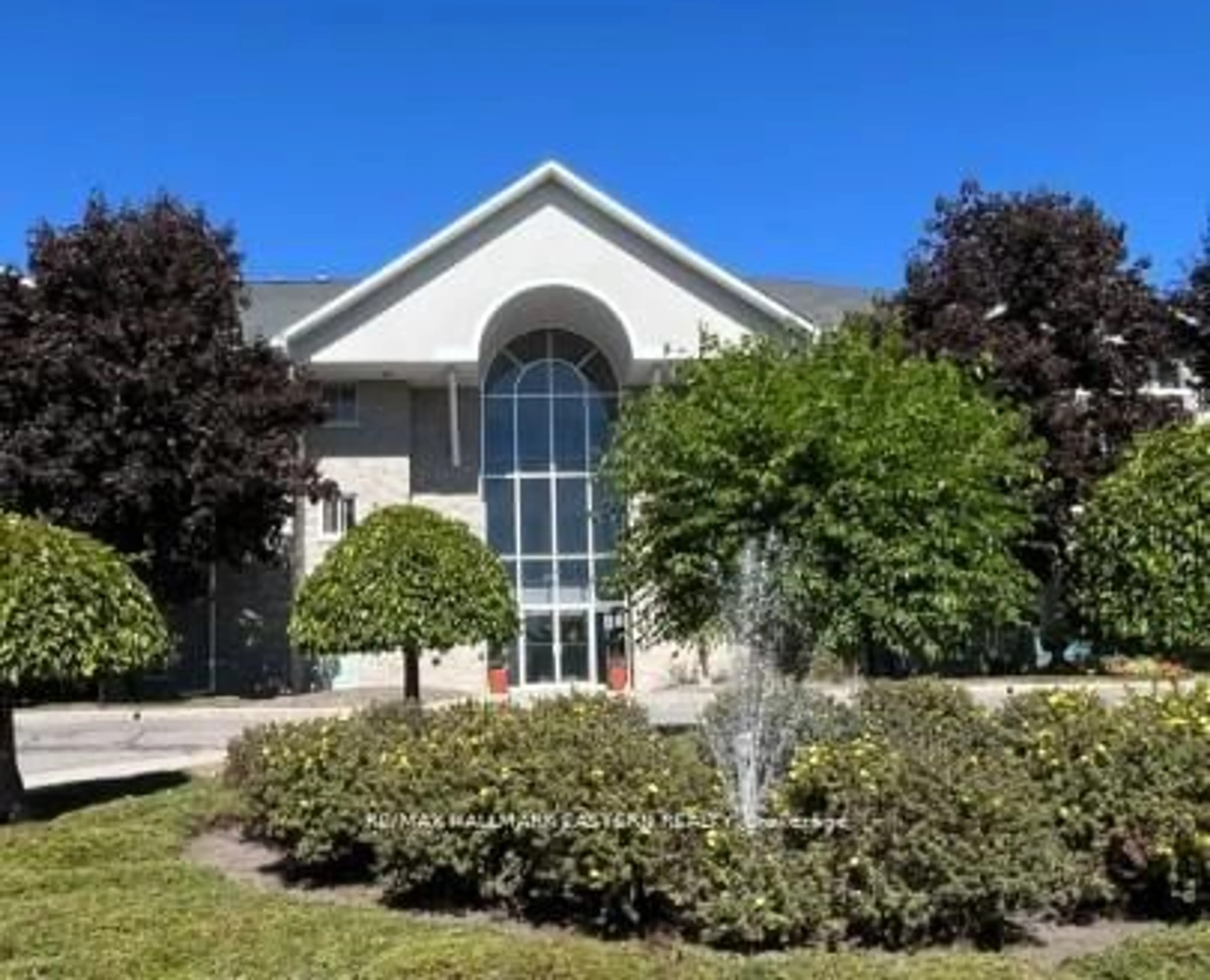 Indoor foyer for 1099 Clonsilla Ave #304C, Peterborough Ontario K9J 8L8