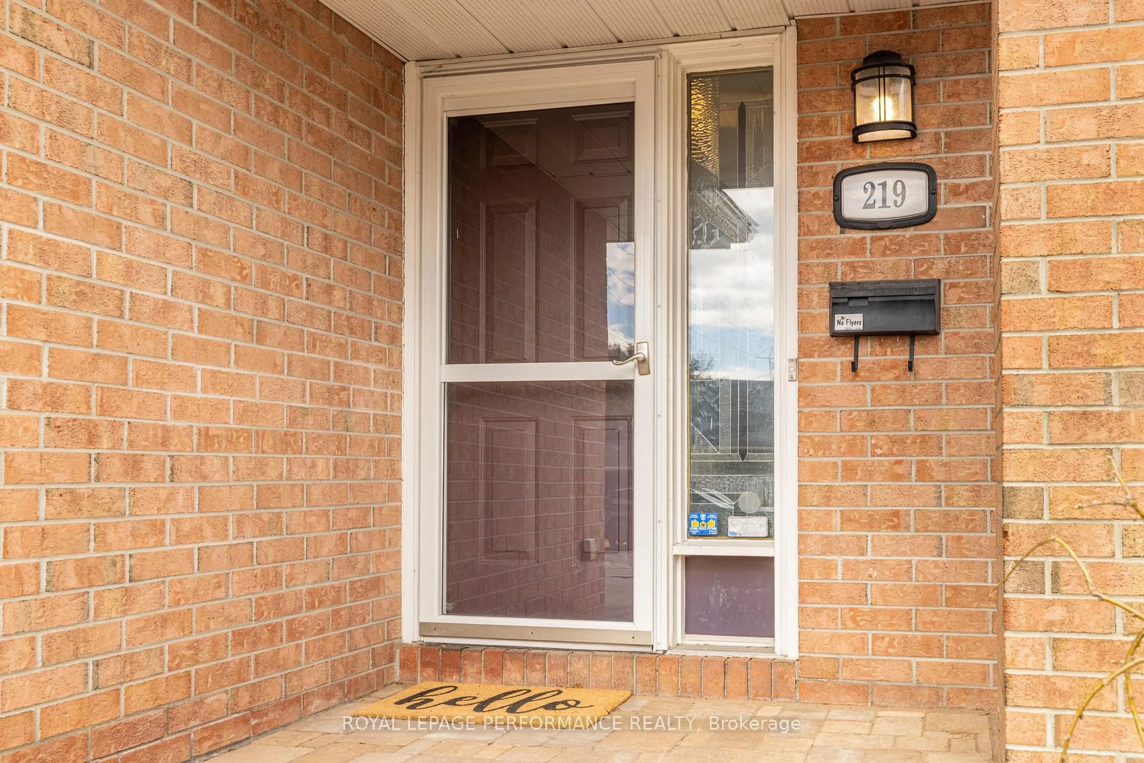 Indoor entryway for 219 Switzer Ave, Ottawa Ontario K1Z 7H8