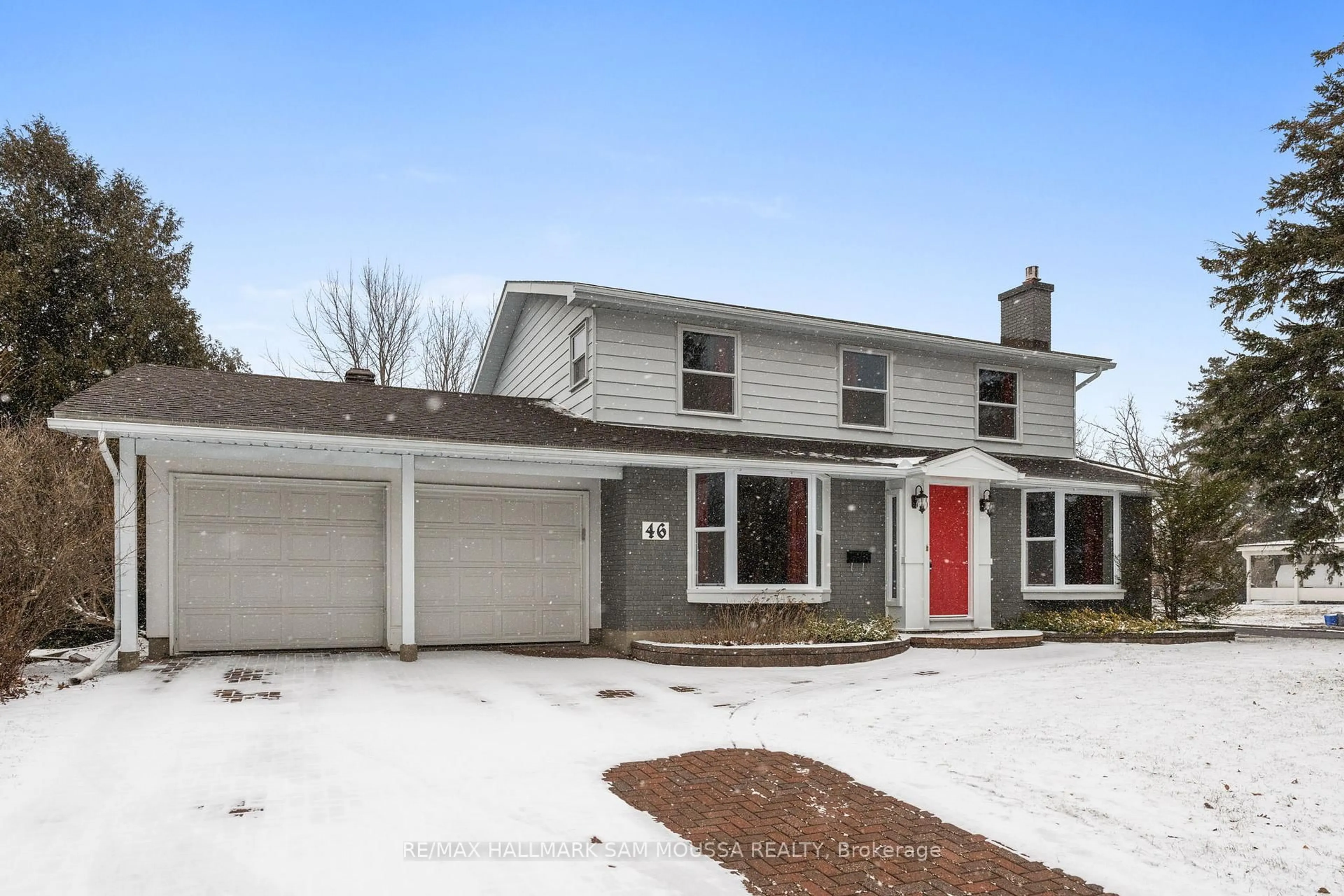 Home with vinyl exterior material, street for 46 Seymour Ave, Ottawa Ontario K2E 6P2