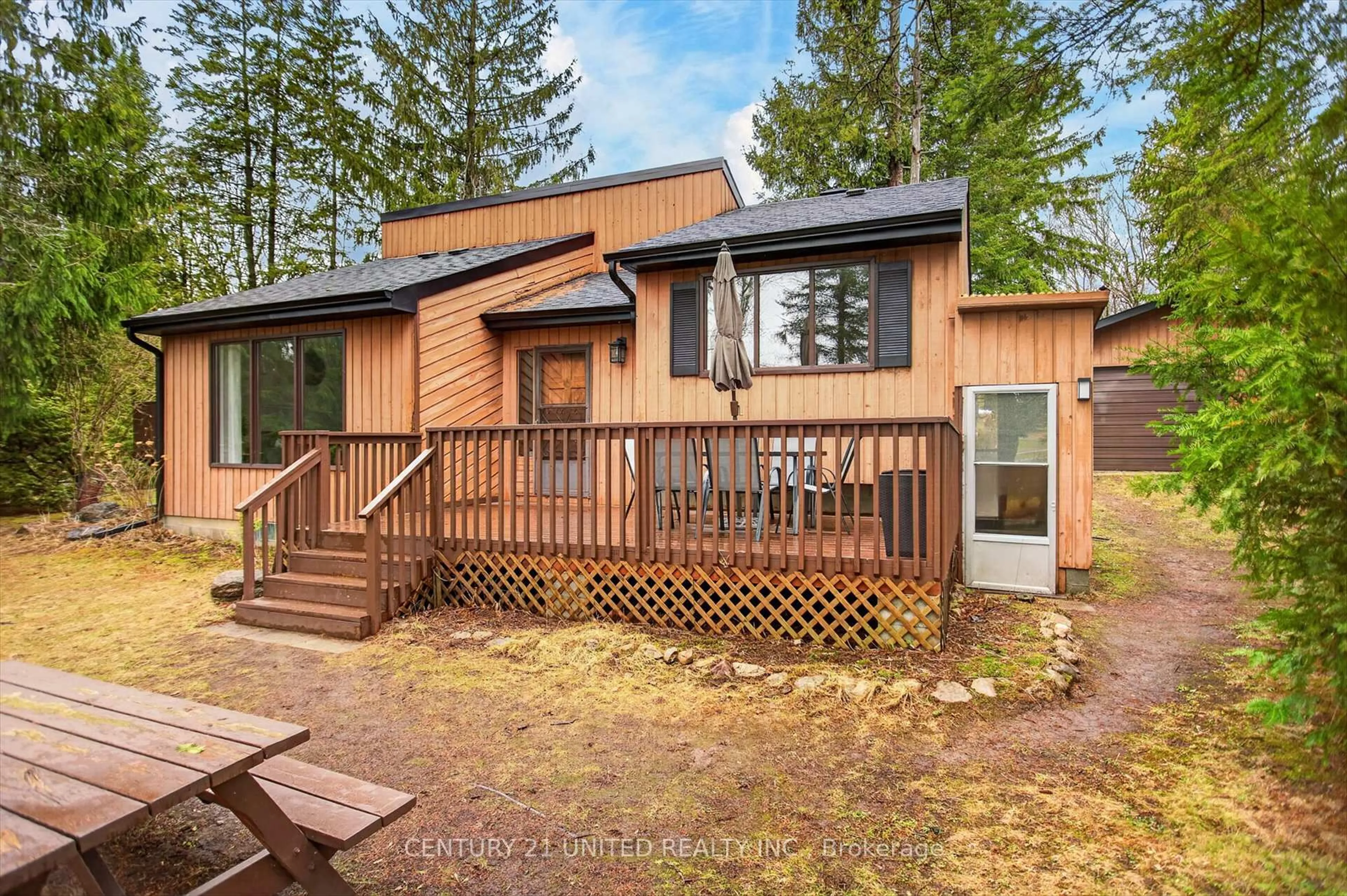 Home with vinyl exterior material, unknown for 1732 Traders Tr, Selwyn Ontario K0L 1T0