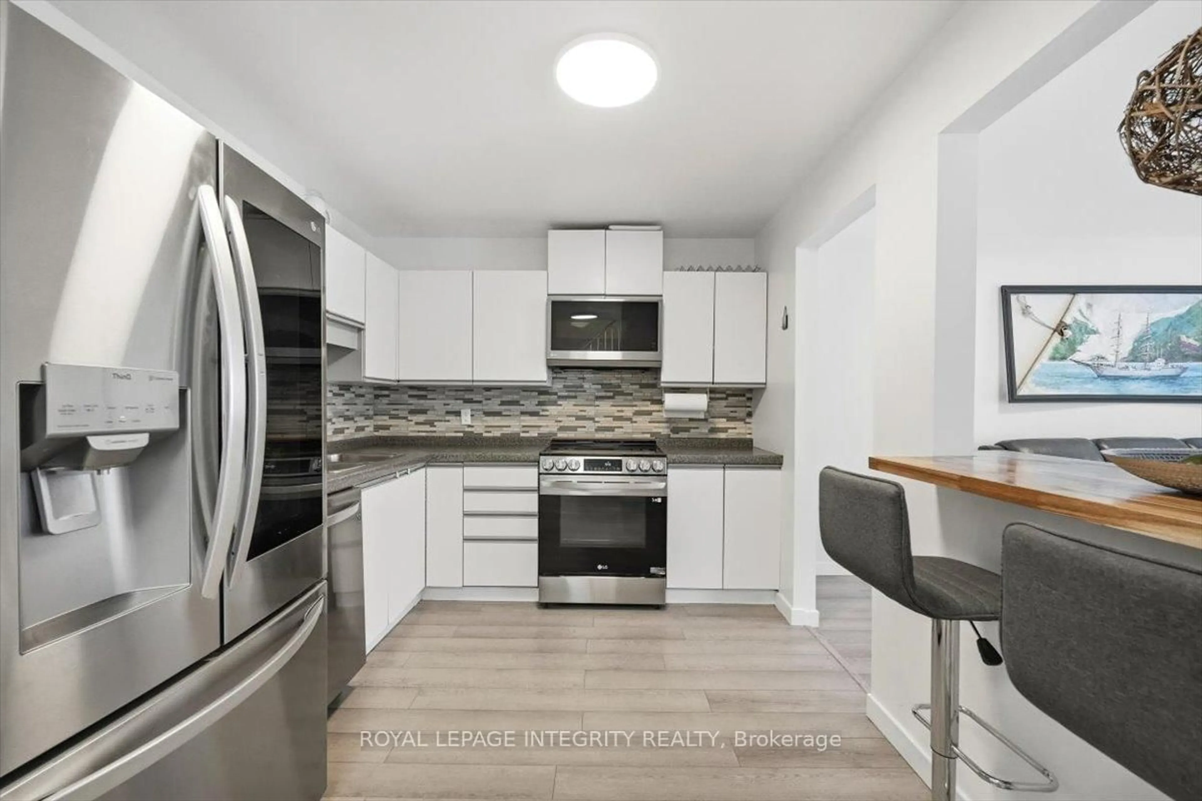 Open concept kitchen, unknown for 1985 Woods St, Clarence-Rockland Ontario K4K 1H7