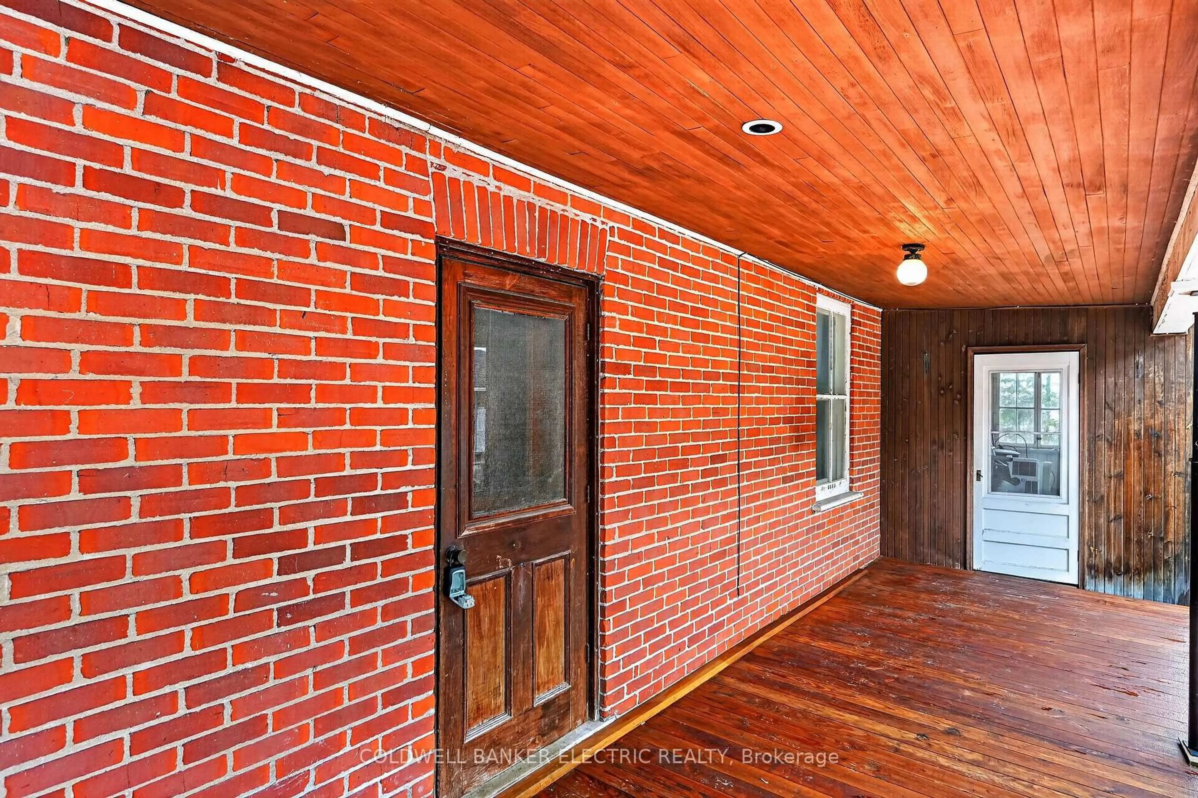 Home with brick exterior material, building for 804 Hunter St, Selwyn Ontario K0L 1H0