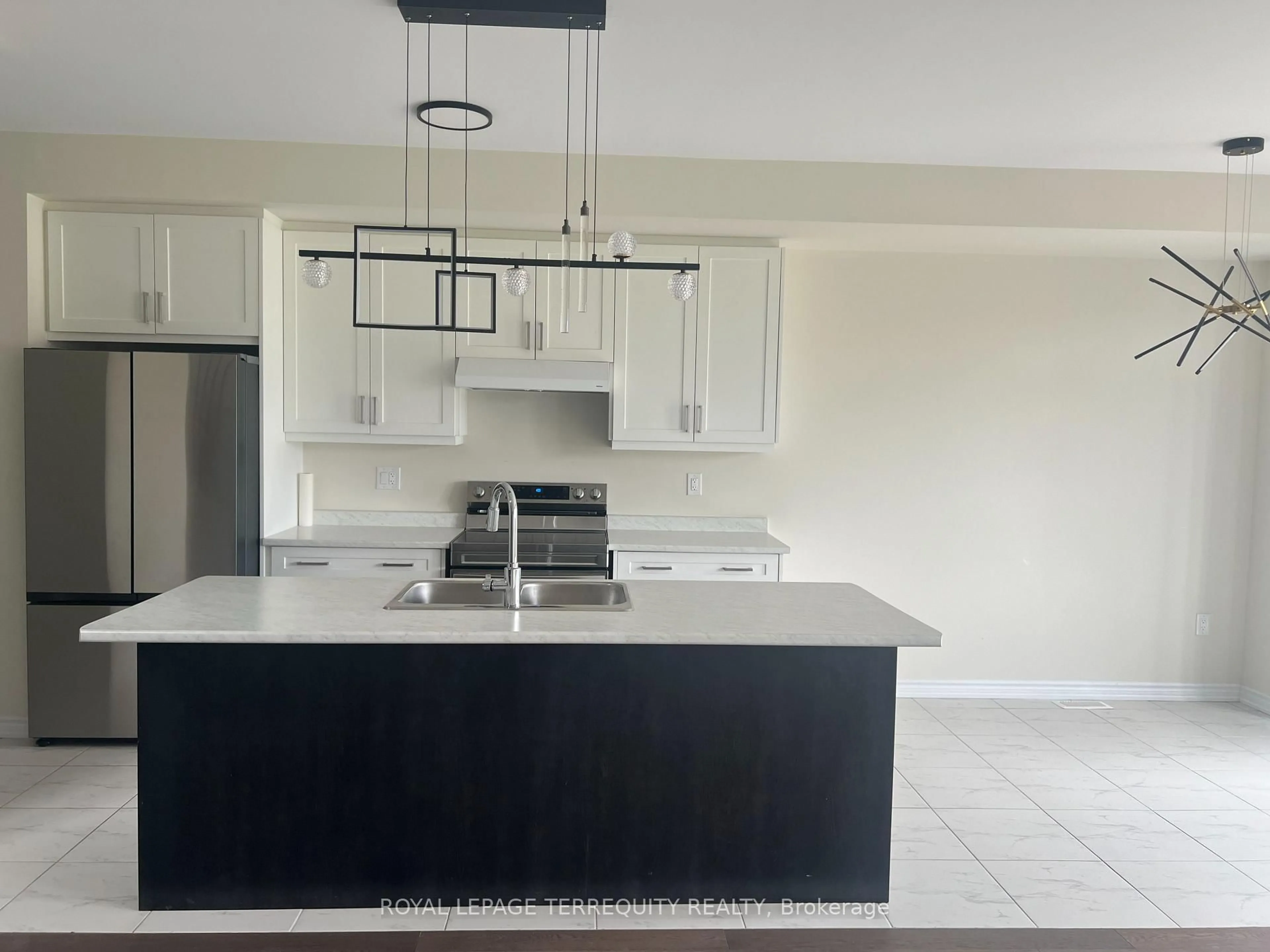 Open concept kitchen, ceramic/tile floor for 169 Vanilla Tr, Thorold Ontario L2V 0L2