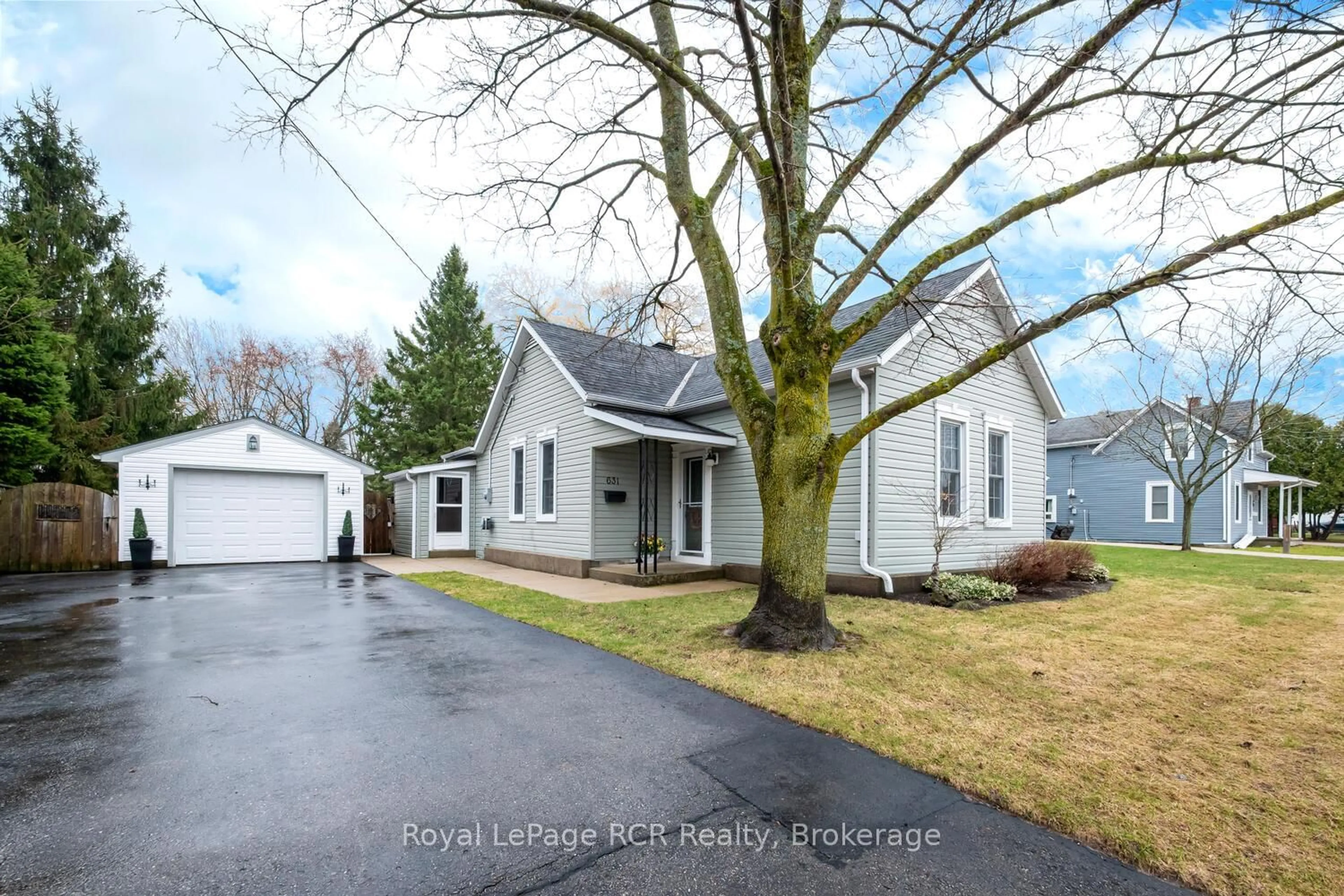 Unknown for 631 9th St, Owen Sound Ontario N4K 3P4