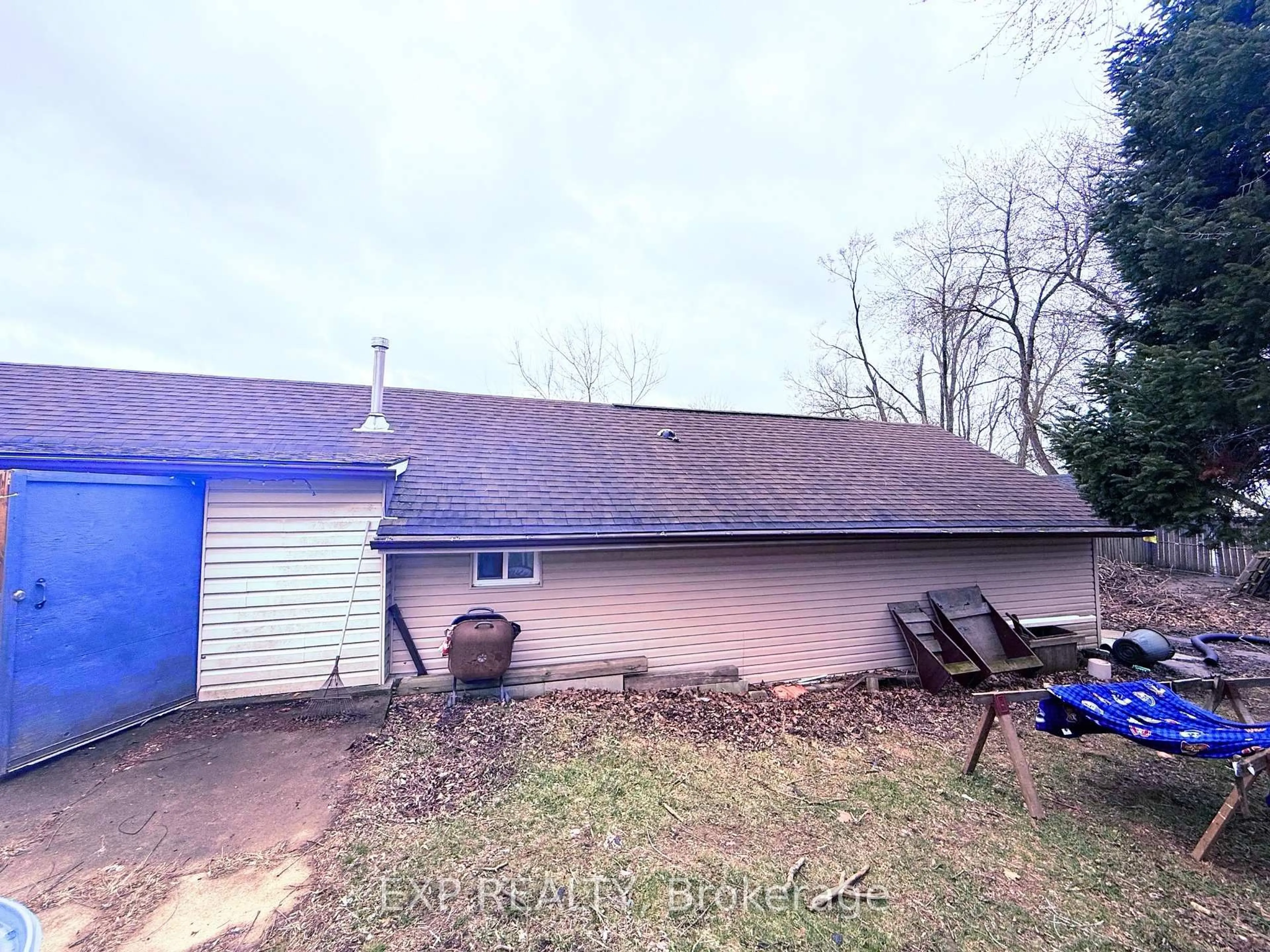 Unknown for 137 Hale St, London East Ontario N5W 1E5