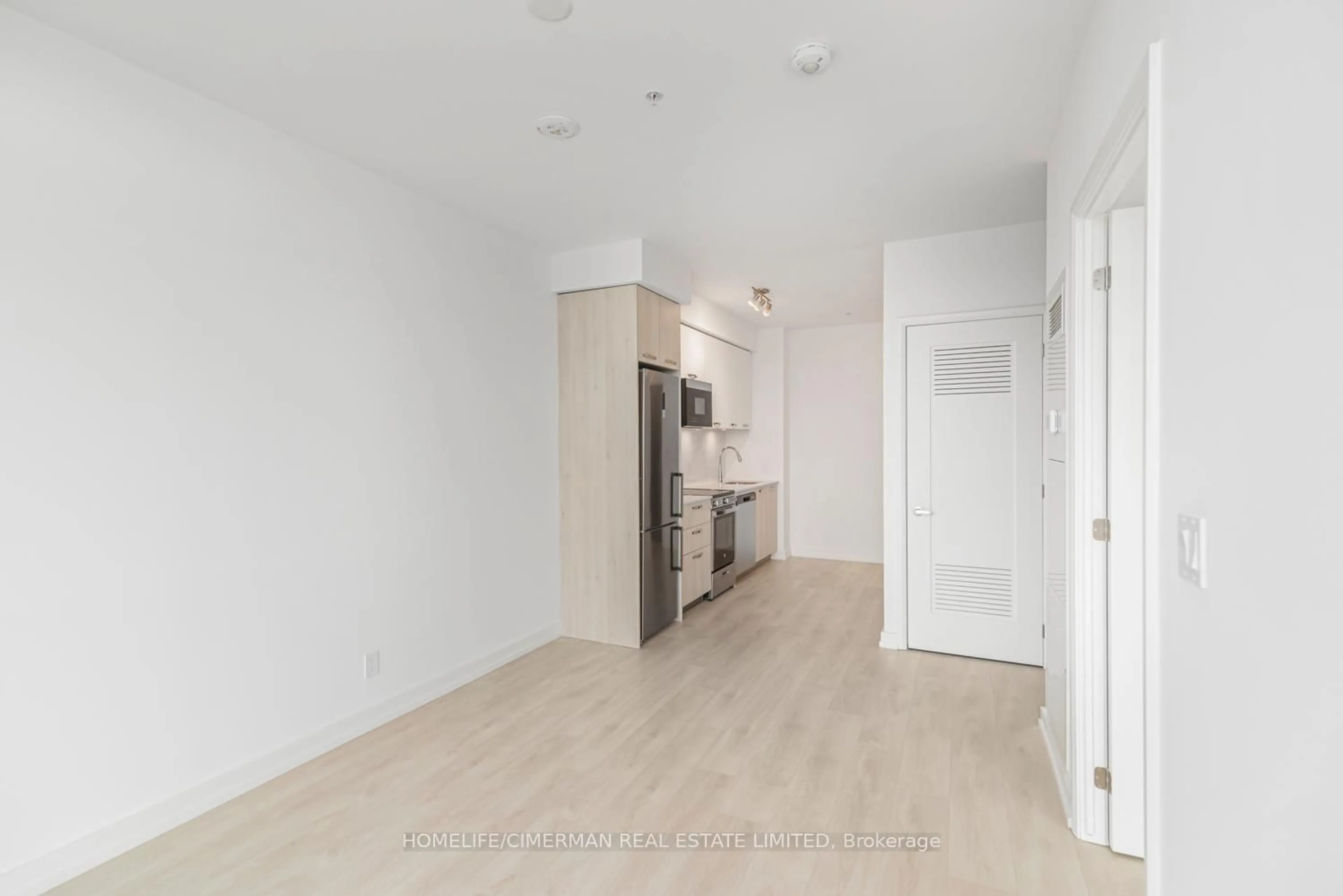 A pic of a room for 75 James St #2016, Hamilton Ontario L8P 2Y9