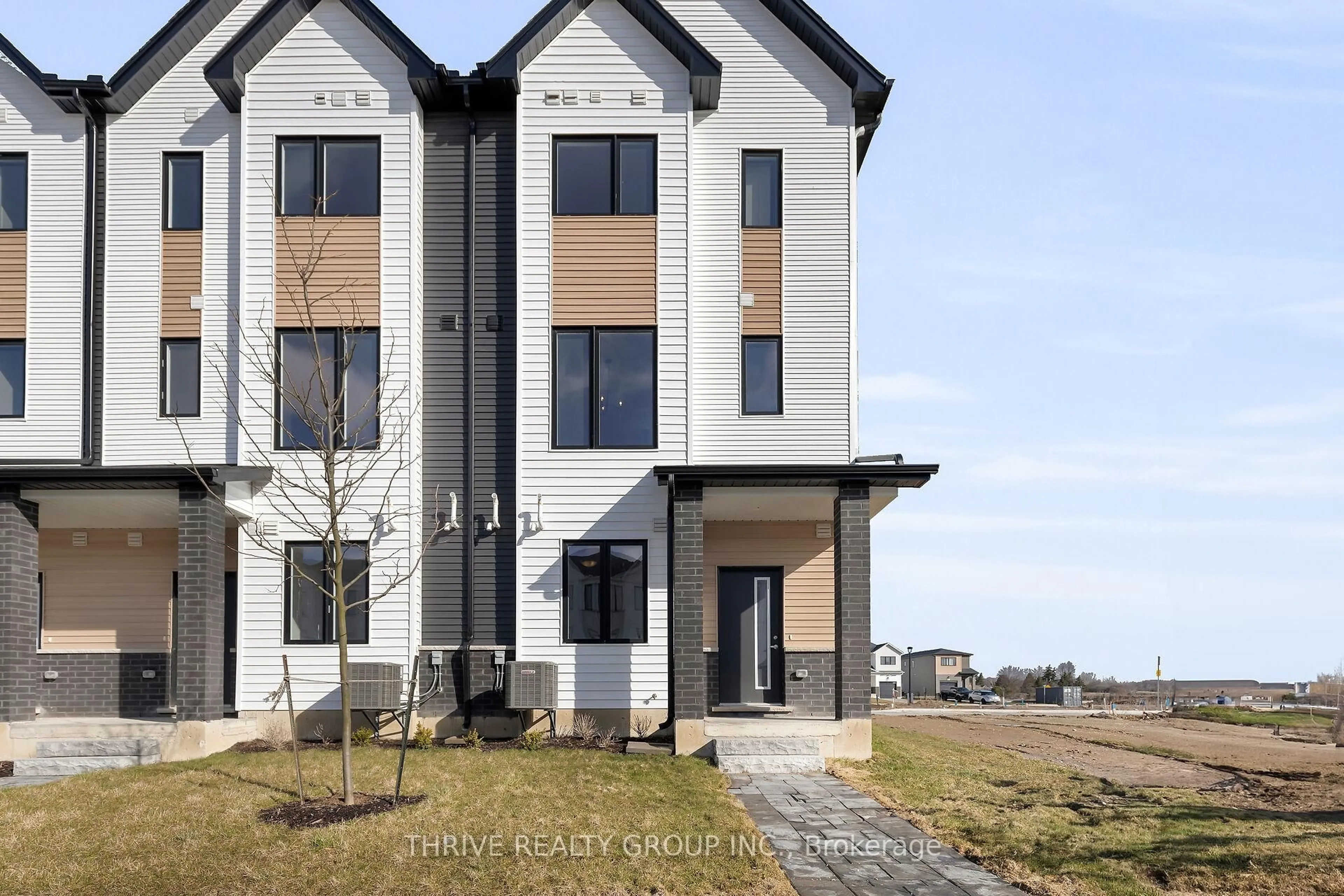 Home with brick exterior material, unknown for 1595 Capri Cres #68, London North Ontario N6G 3P2