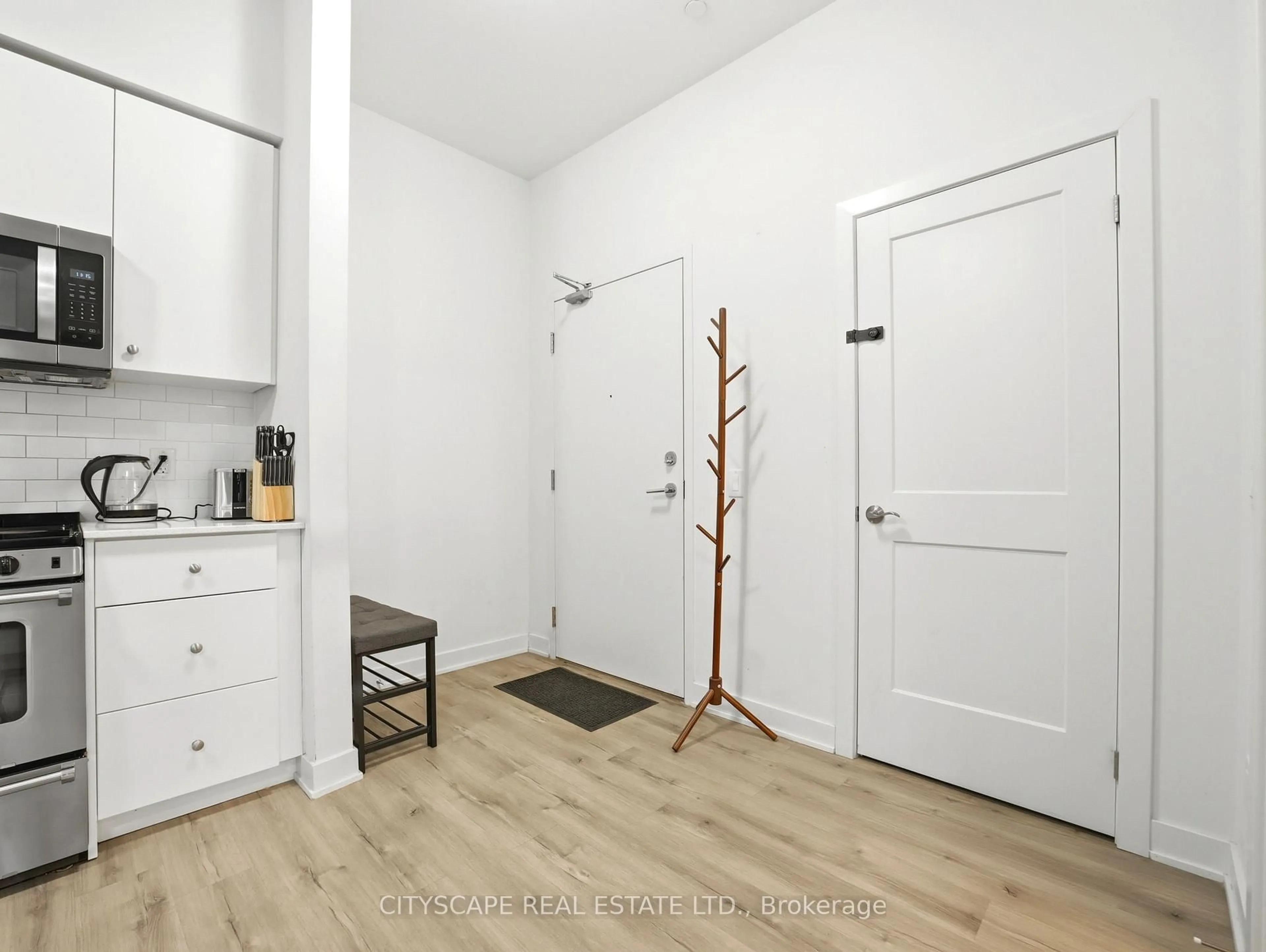 Indoor entryway for 110 Fergus Ave #138, Kitchener Ontario N2A 2H2