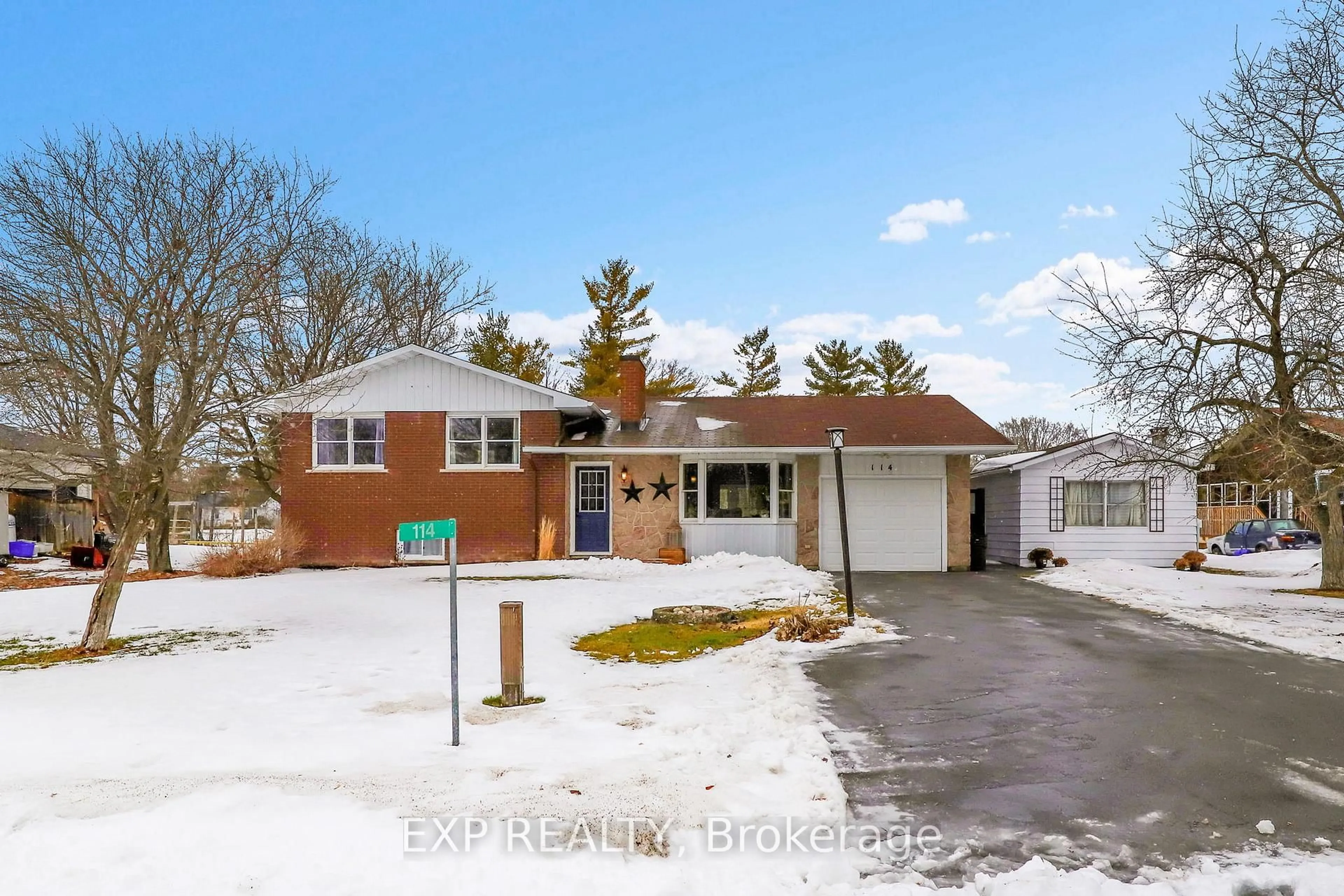 Unknown for 114 Kedey St St, Fitzroy Harbour Ontario K0A 1X0