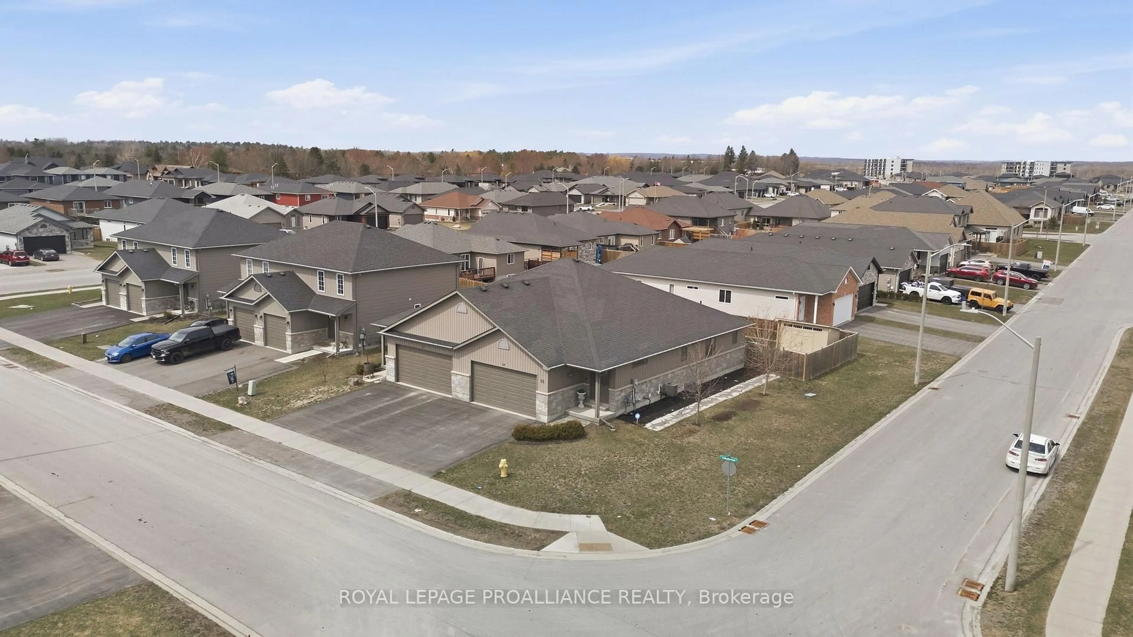 A pic from outside/outdoor area/front of a property/back of a property/a pic from drone, street for 14 Cobblestone St, Belleville Ontario K8P 0E4