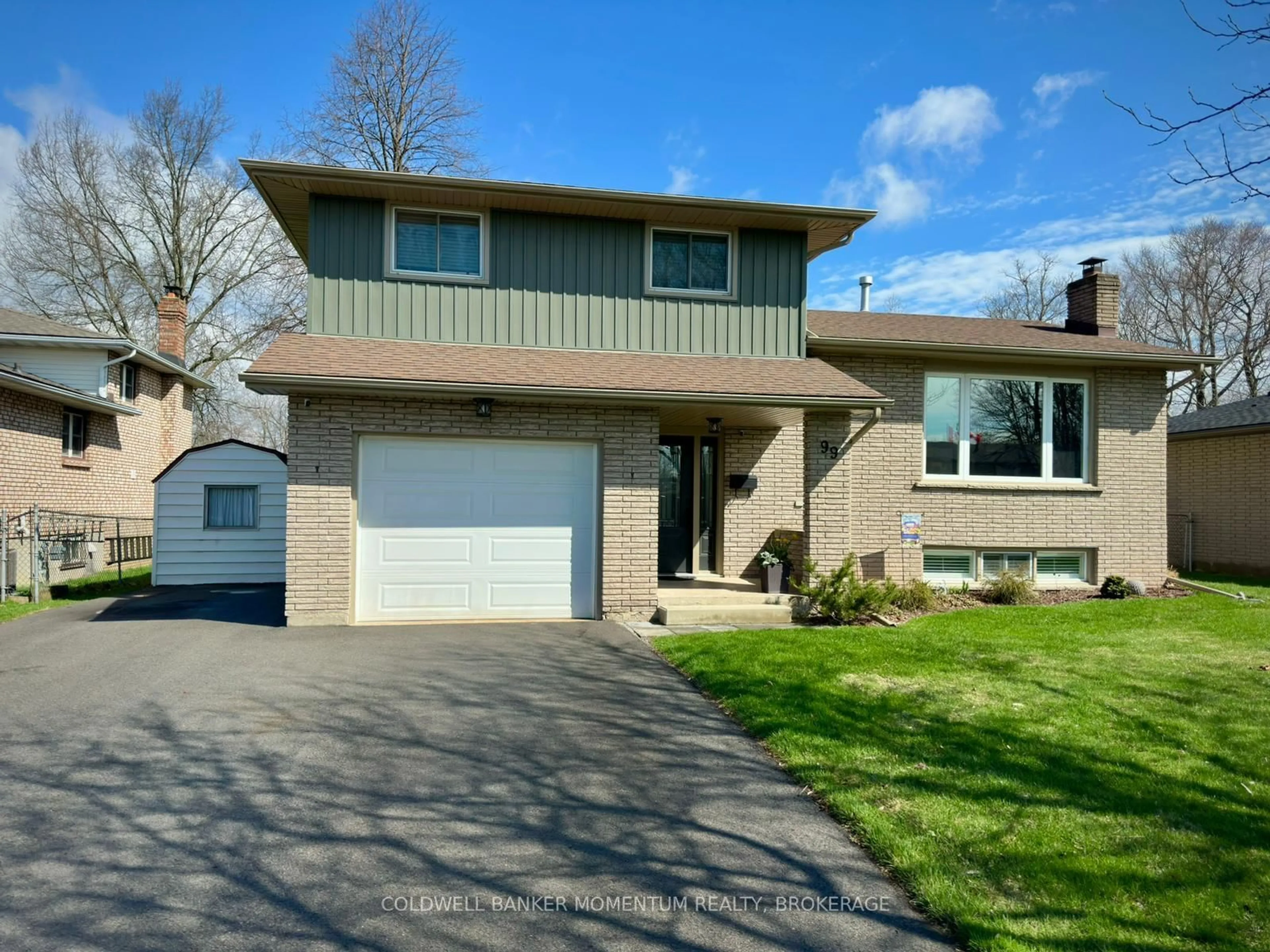 Home with vinyl exterior material, street for 99 Erin Cres, Welland Ontario L3C 6B8