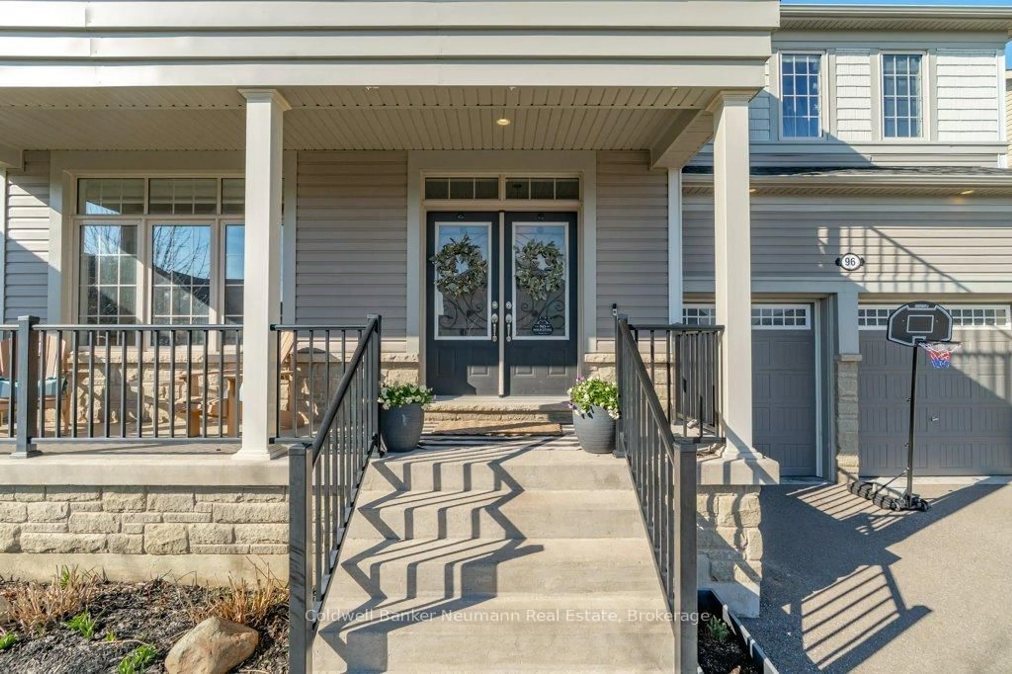 Indoor entryway for 96 Harpin Way, Centre Wellington Ontario N1M 0G9