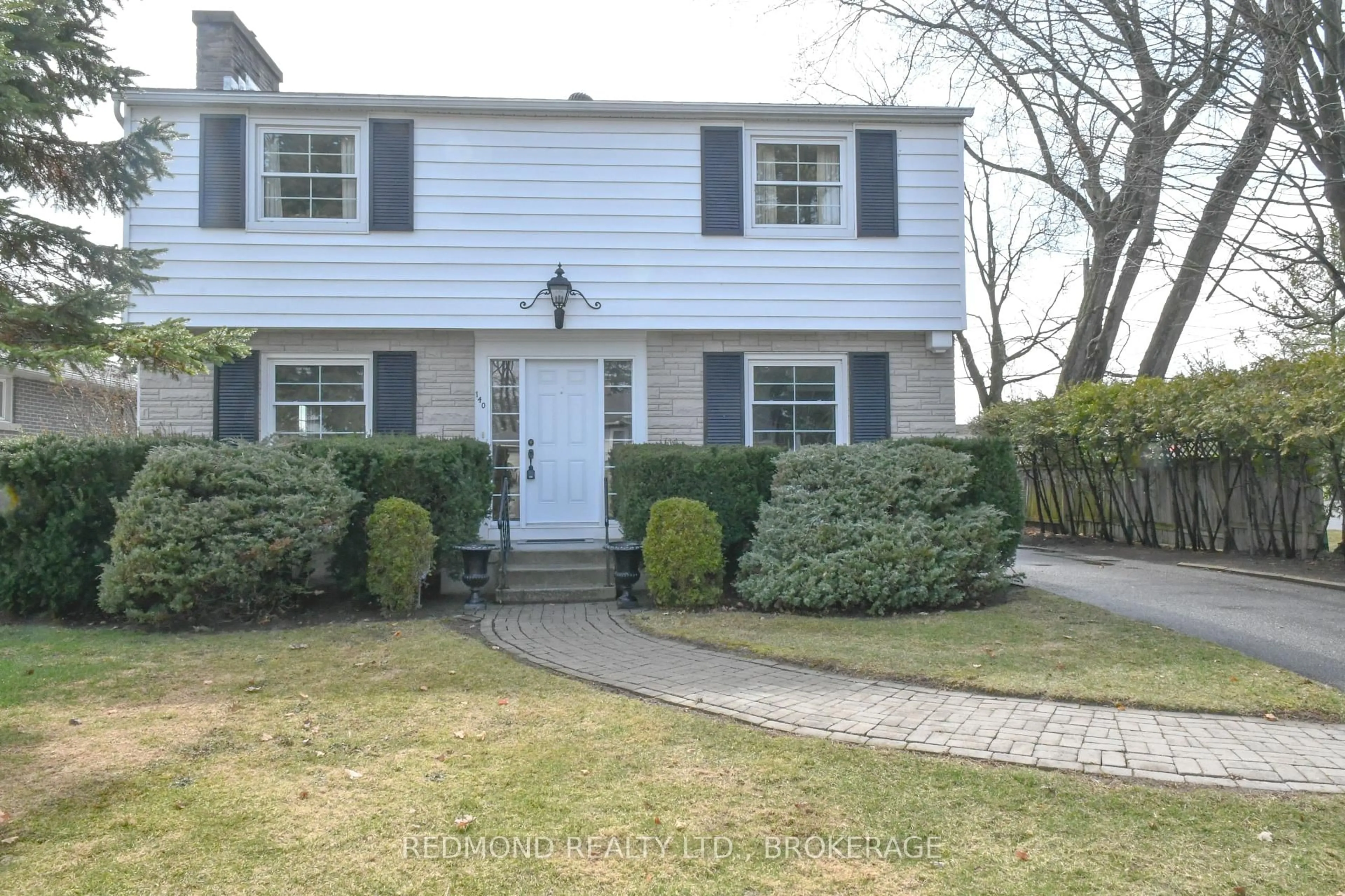 Home with vinyl exterior material, street for 140 Churchill Dr, Gananoque Ontario K7G 1R8