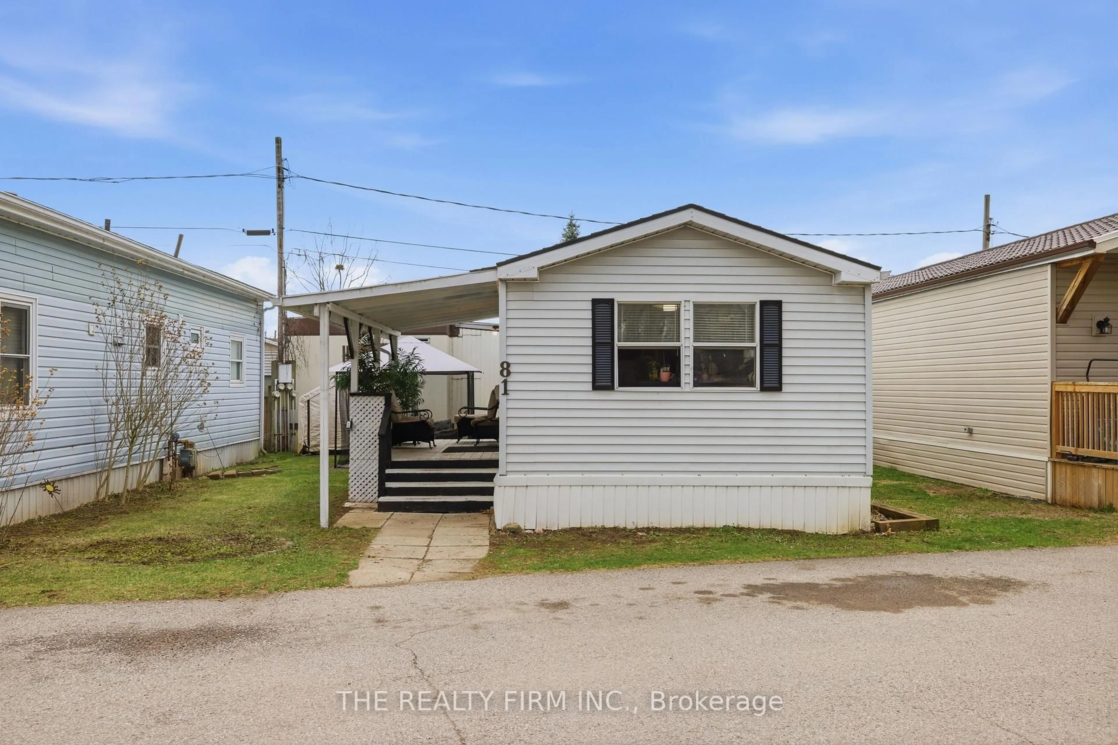 Home with vinyl exterior material, street for 198 Springbank Dr #81, London South Ontario N6J 1G1