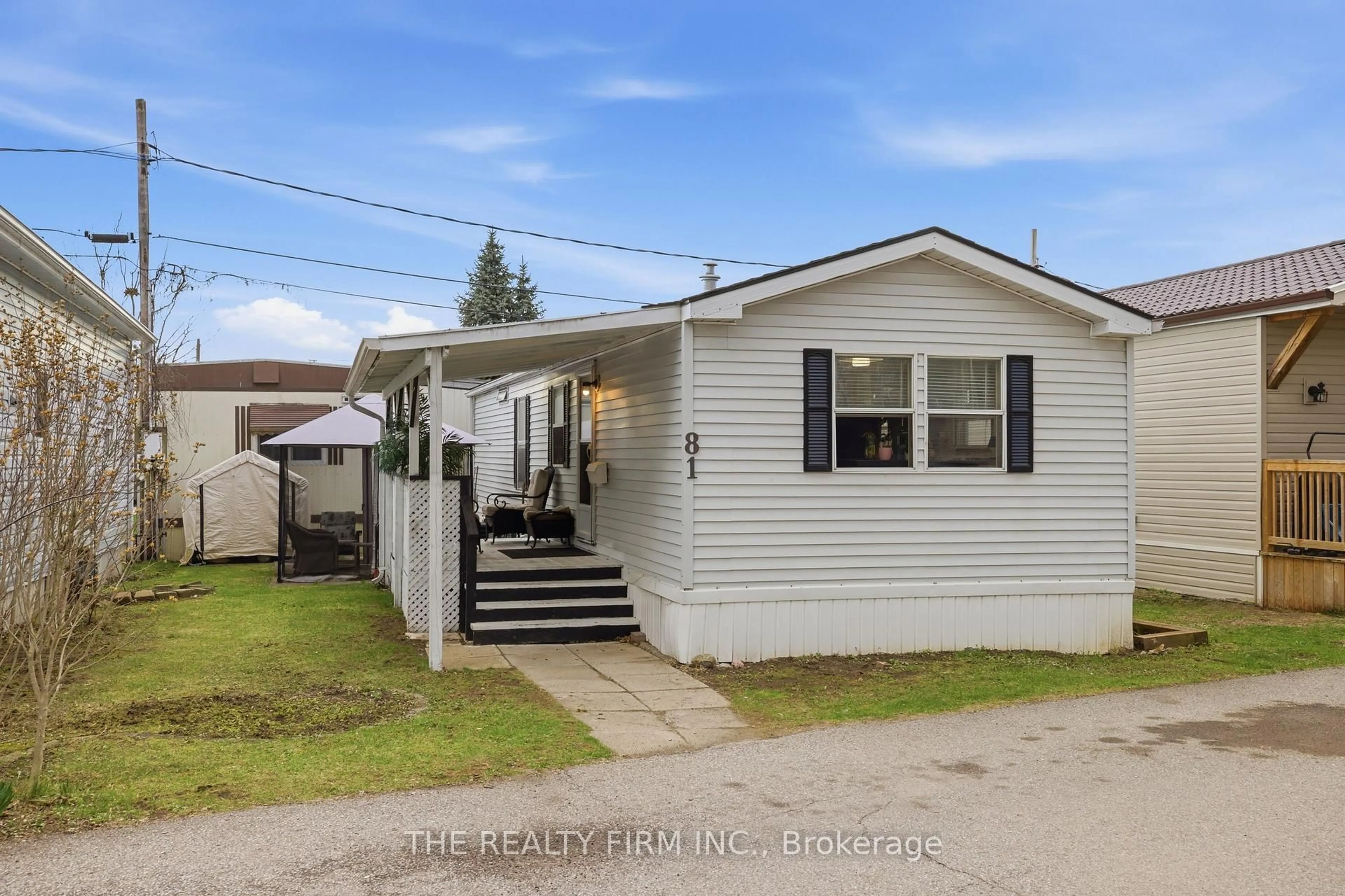 Home with vinyl exterior material, street for 198 Springbank Dr #81, London South Ontario N6J 1G1