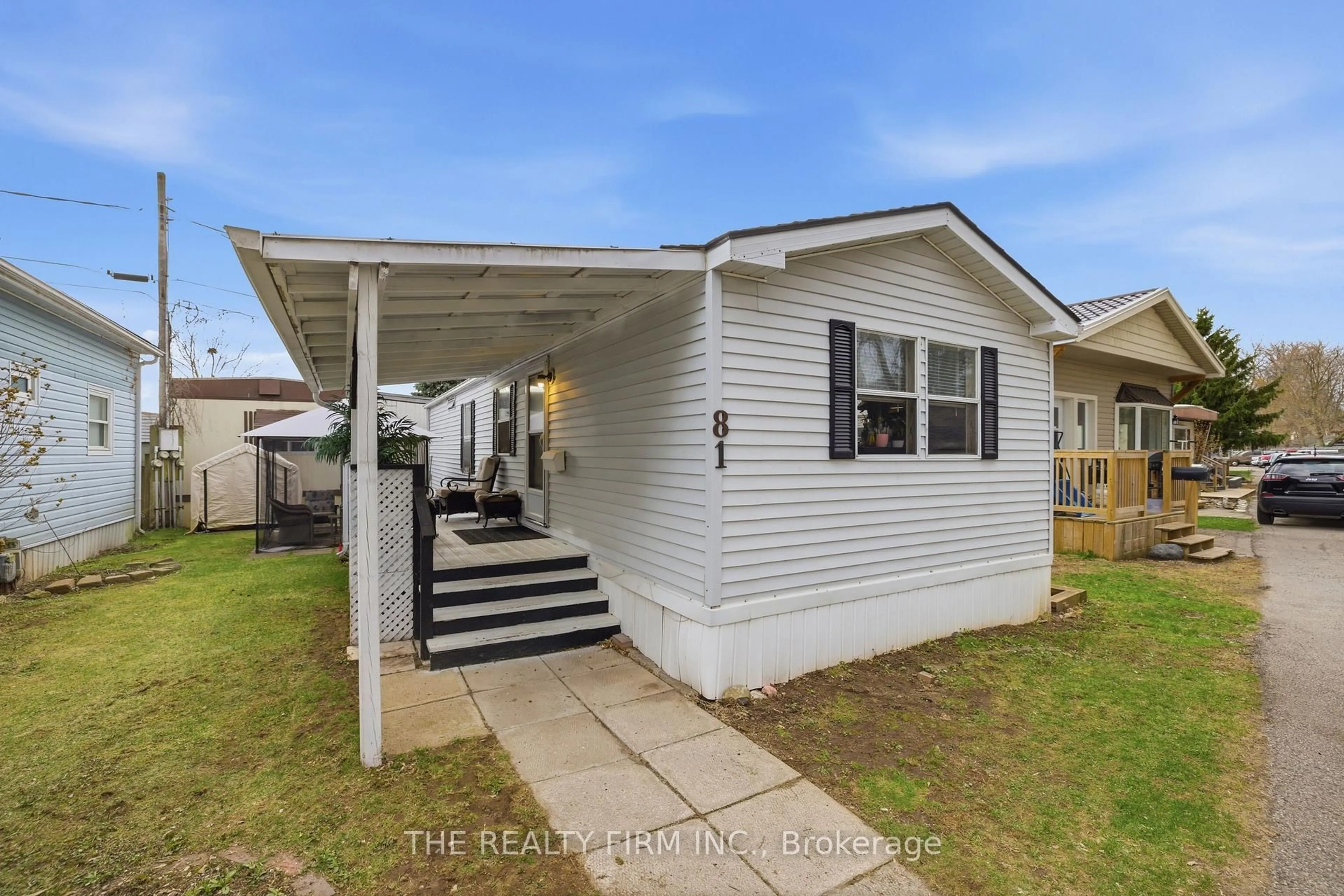 Home with vinyl exterior material, street for 198 Springbank Dr #81, London South Ontario N6J 1G1