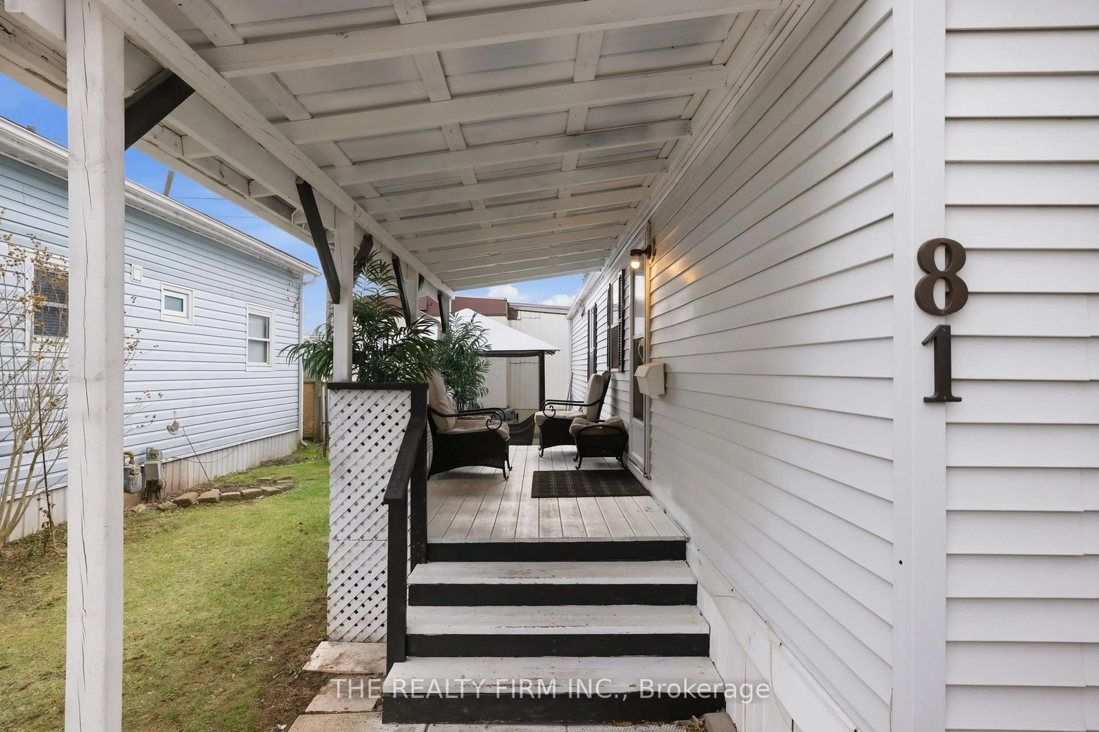 Patio, street for 198 Springbank Dr #81, London South Ontario N6J 1G1