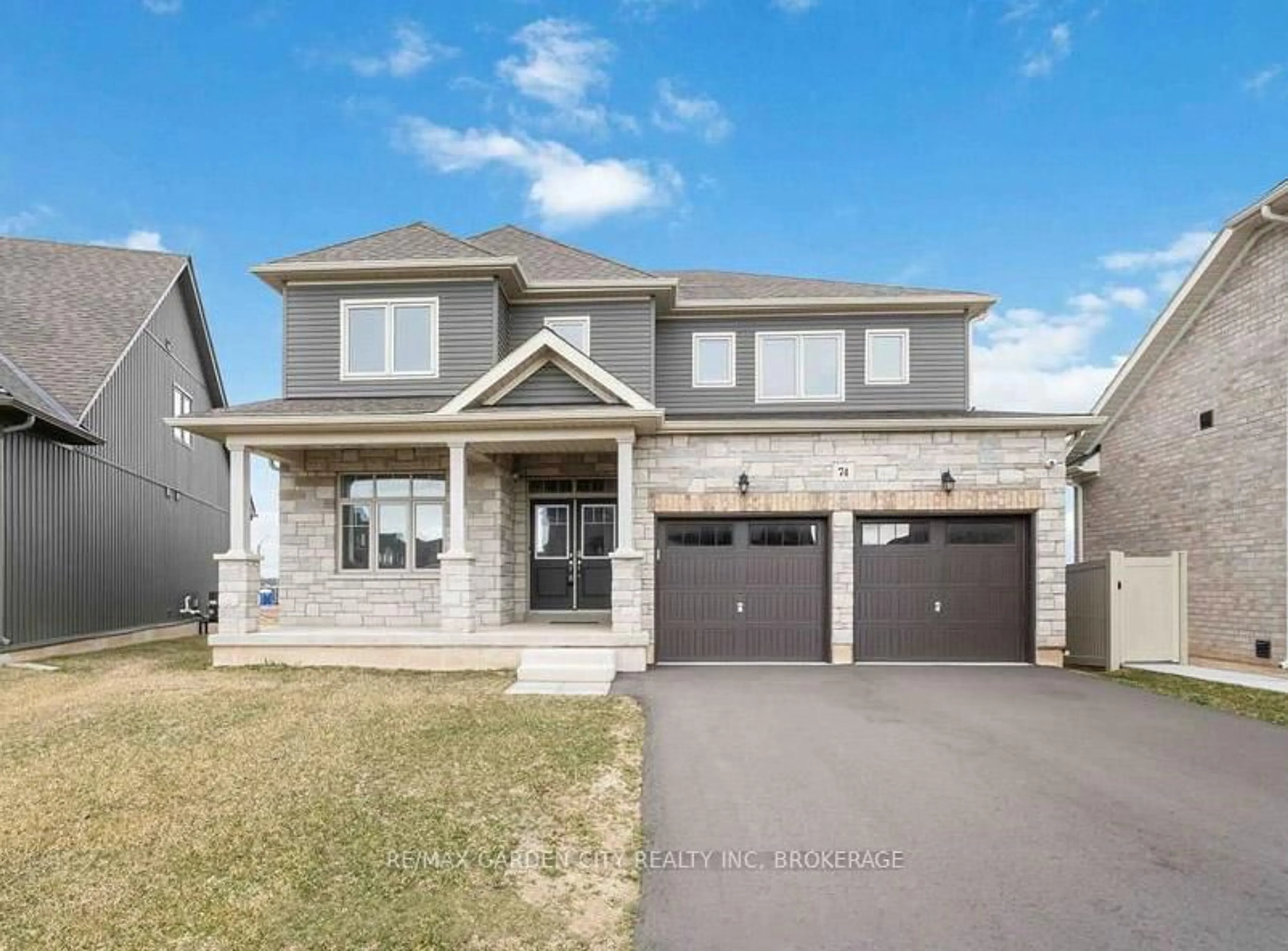 Home with vinyl exterior material, street for 74 ORIOLE Cres, Port Colborne Ontario L3K 5Z9