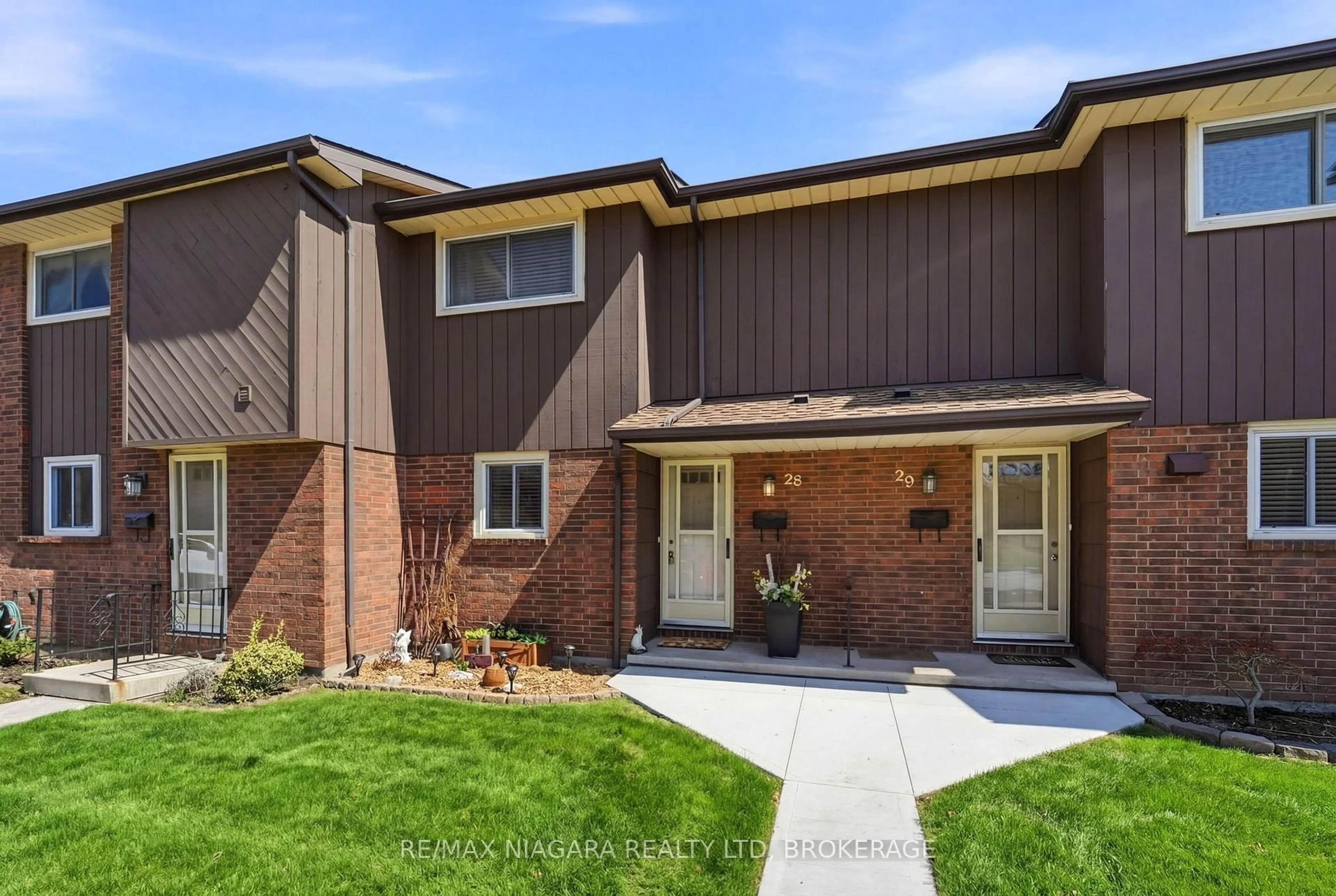 Home with brick exterior material, street for 64 Forster St #28, St. Catharines Ontario L2N 6T5