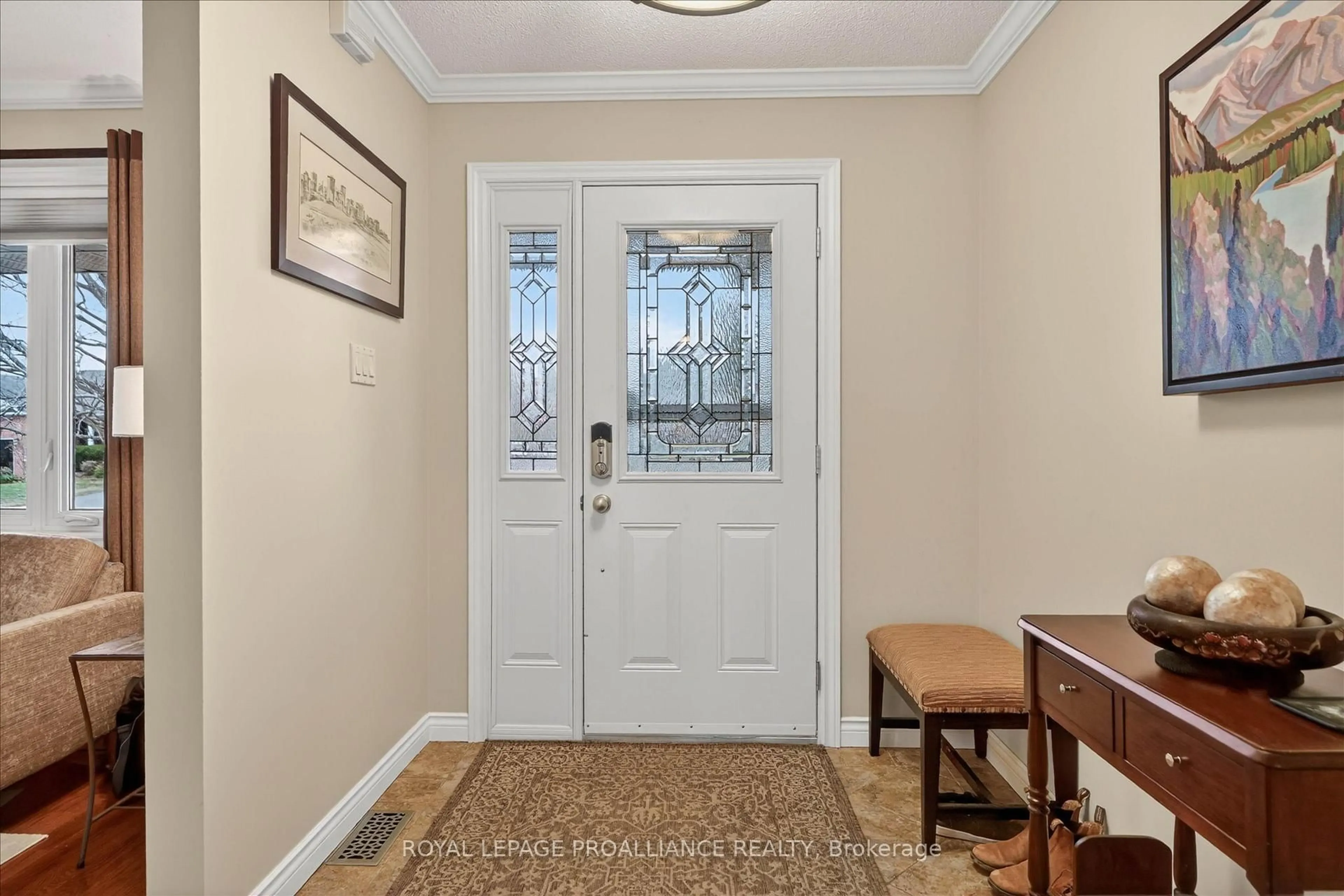 Indoor entryway for 1426 Glenforest Cres, Peterborough Ontario K9K 2J1
