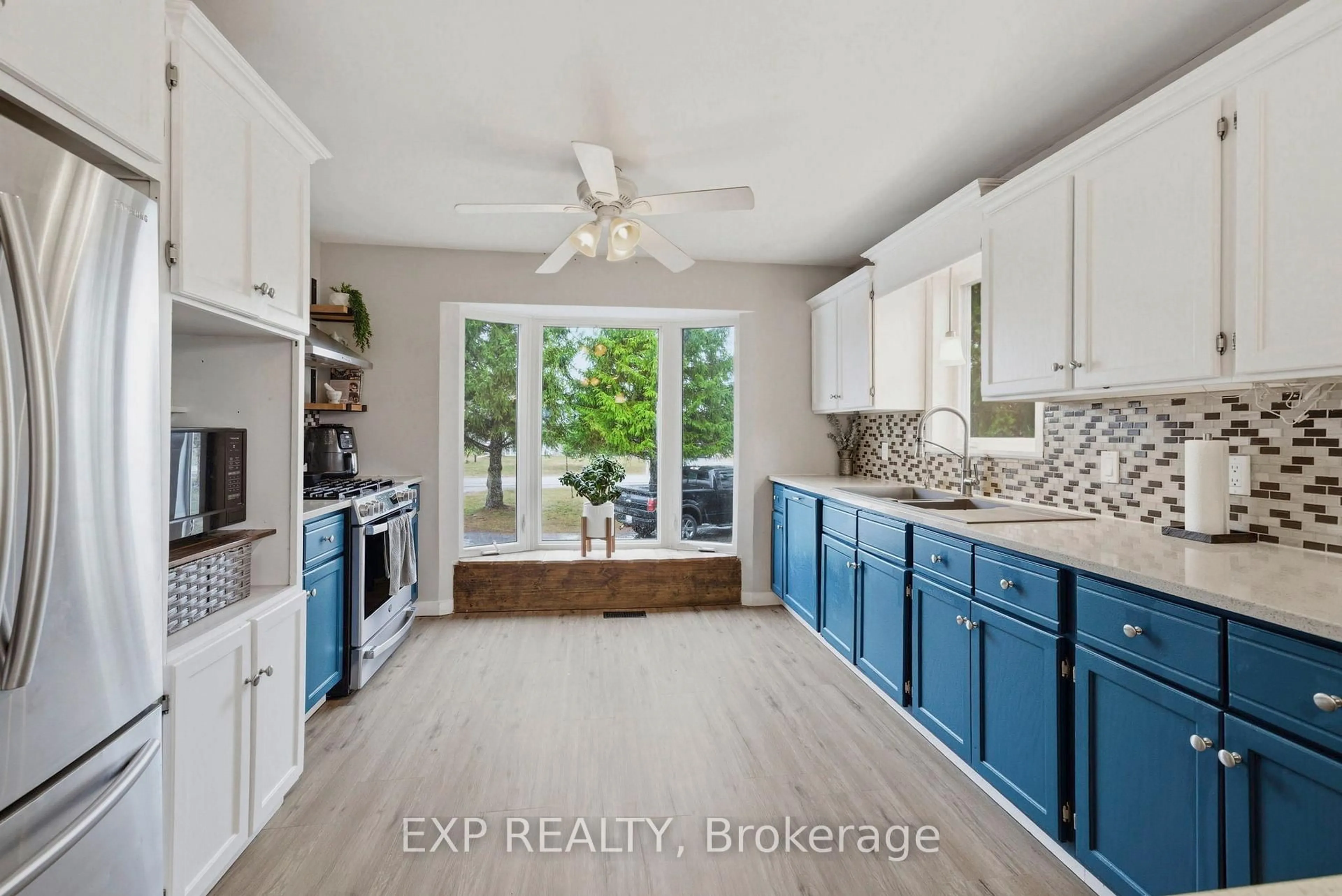 Open concept kitchen, ceramic/tile floor for 16220 Northfield Rd, South Stormont Ontario K0C 1R0