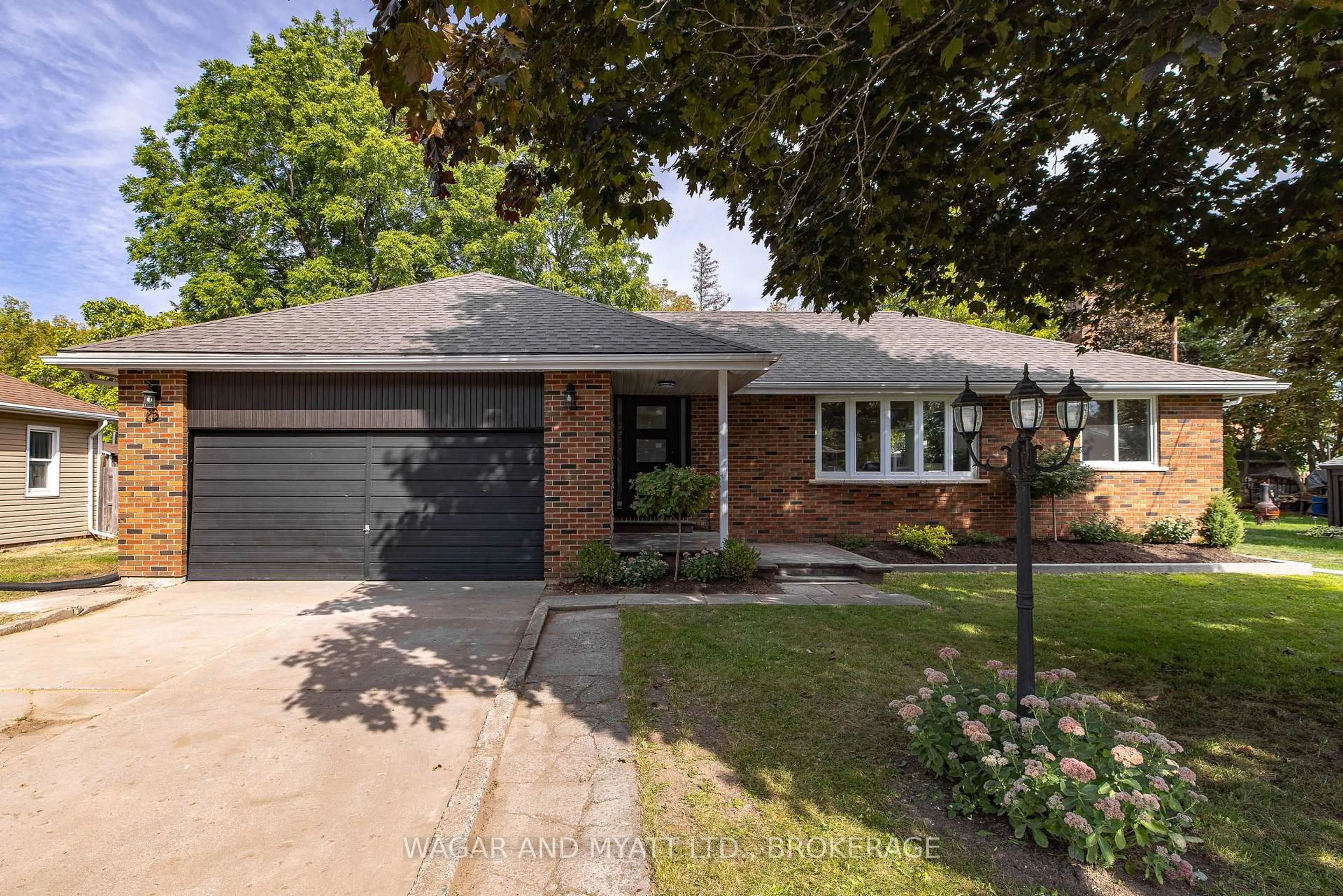 Home with brick exterior material, street for 166 Green St, Deseronto Ontario K0K 1X0