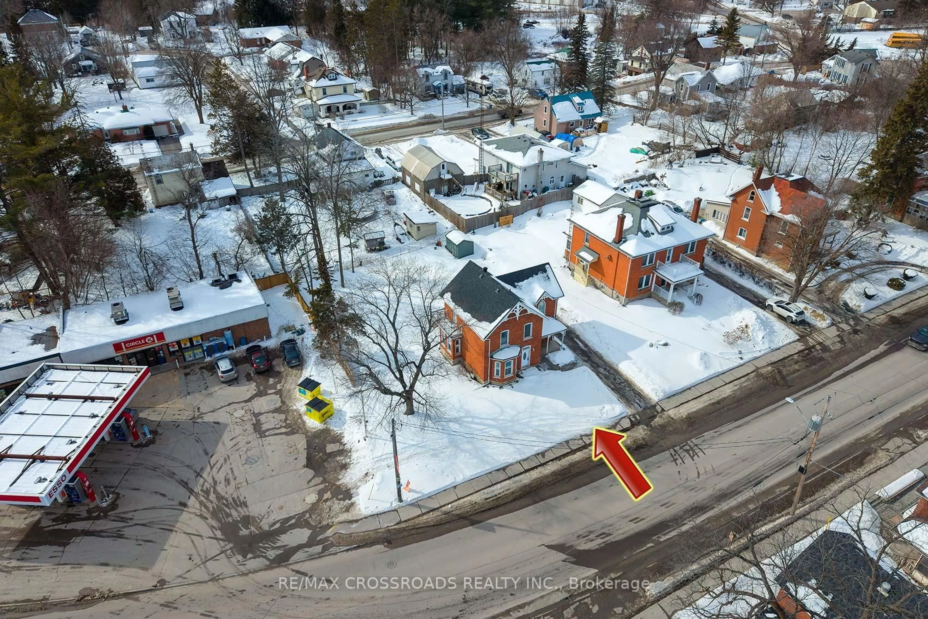 A pic from outside/outdoor area/front of a property/back of a property/a pic from drone, street for 26 Victoria St, Tweed Ontario K0K 3J0