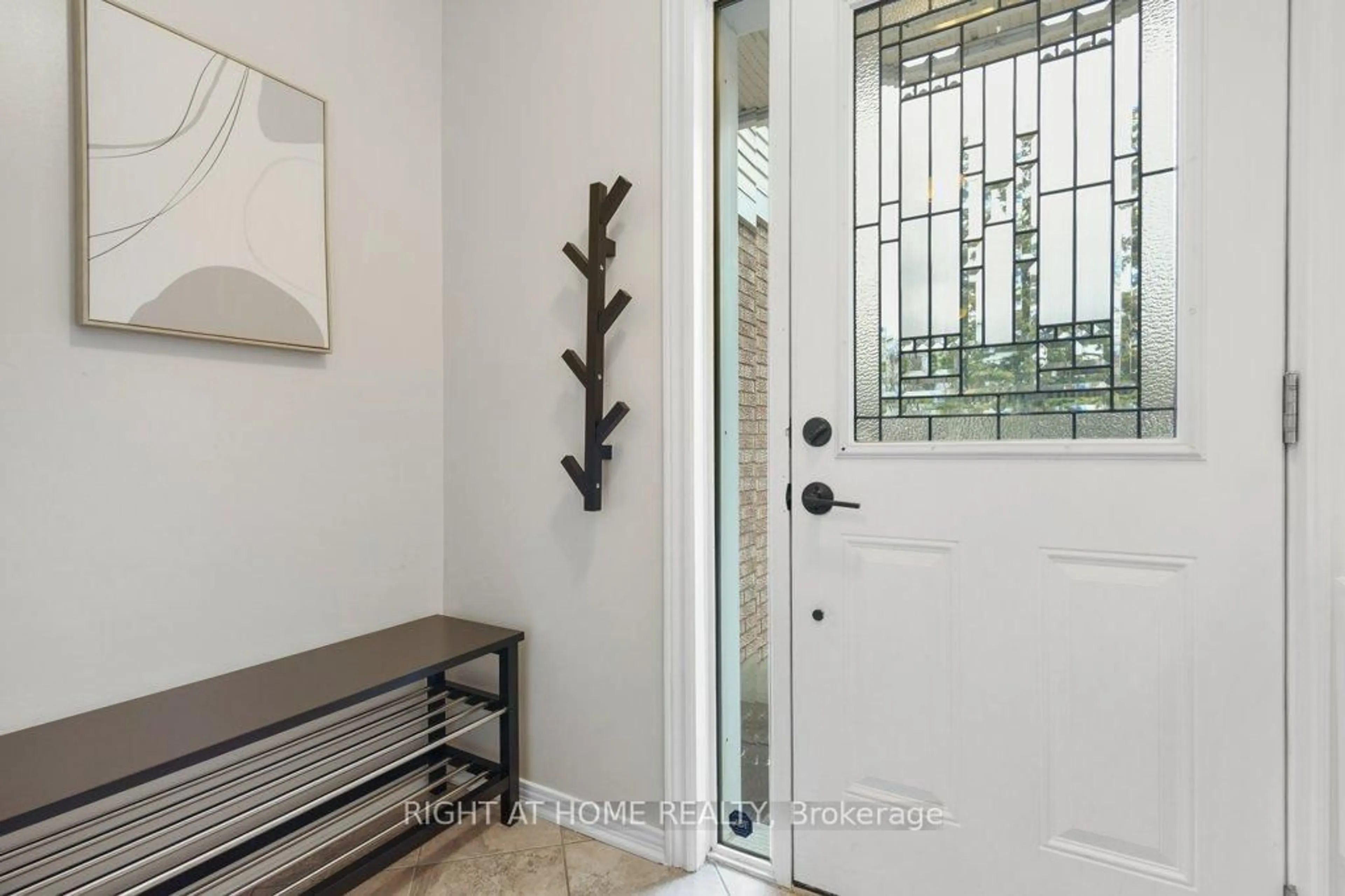 Indoor entryway for 57 Chester Cres, Ottawa Ontario K2J 2J6