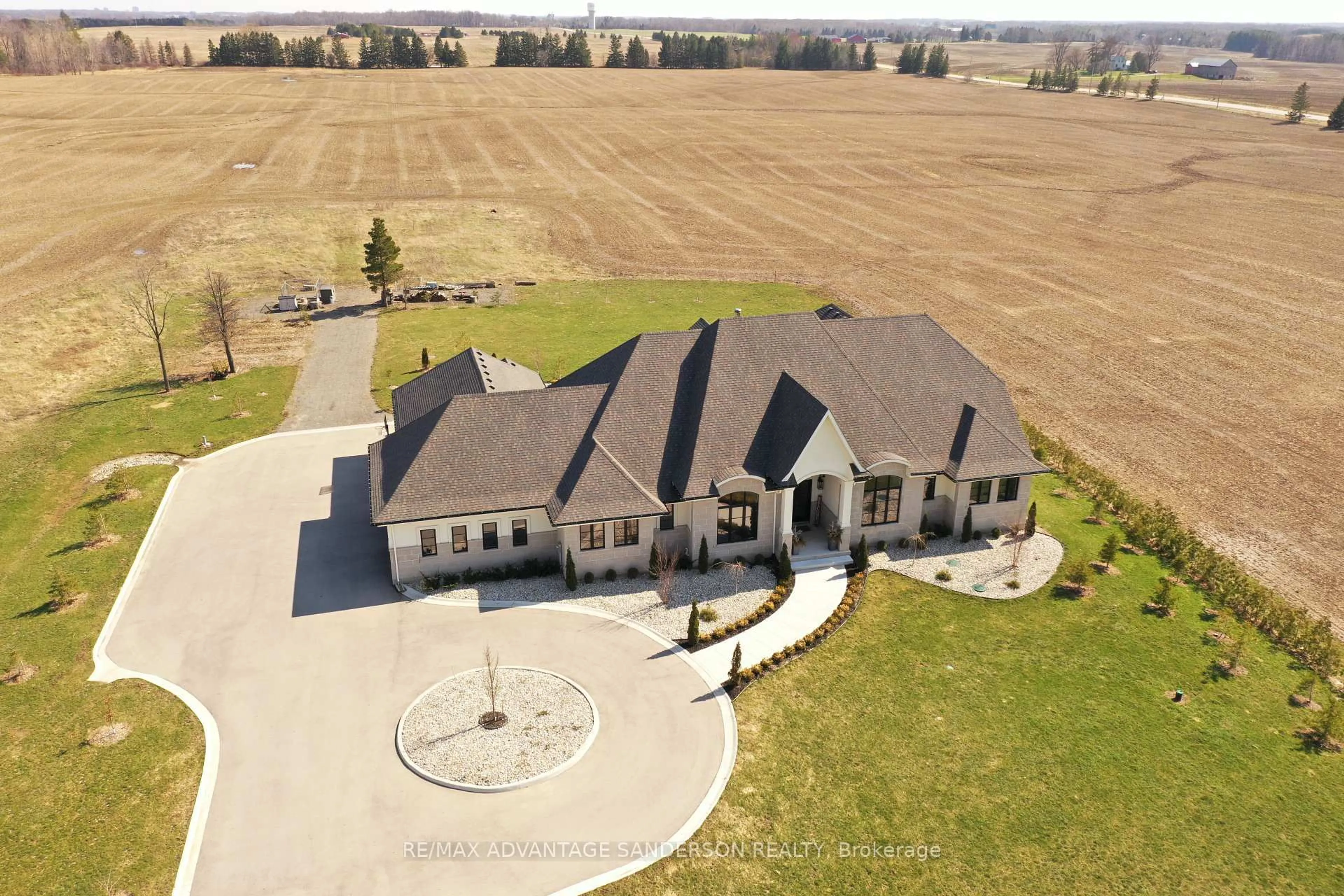 A pic from outside/outdoor area/front of a property/back of a property/a pic from drone, building for 13419 Thirteen Mile Rd, Middlesex Centre Ontario N0M 1P0