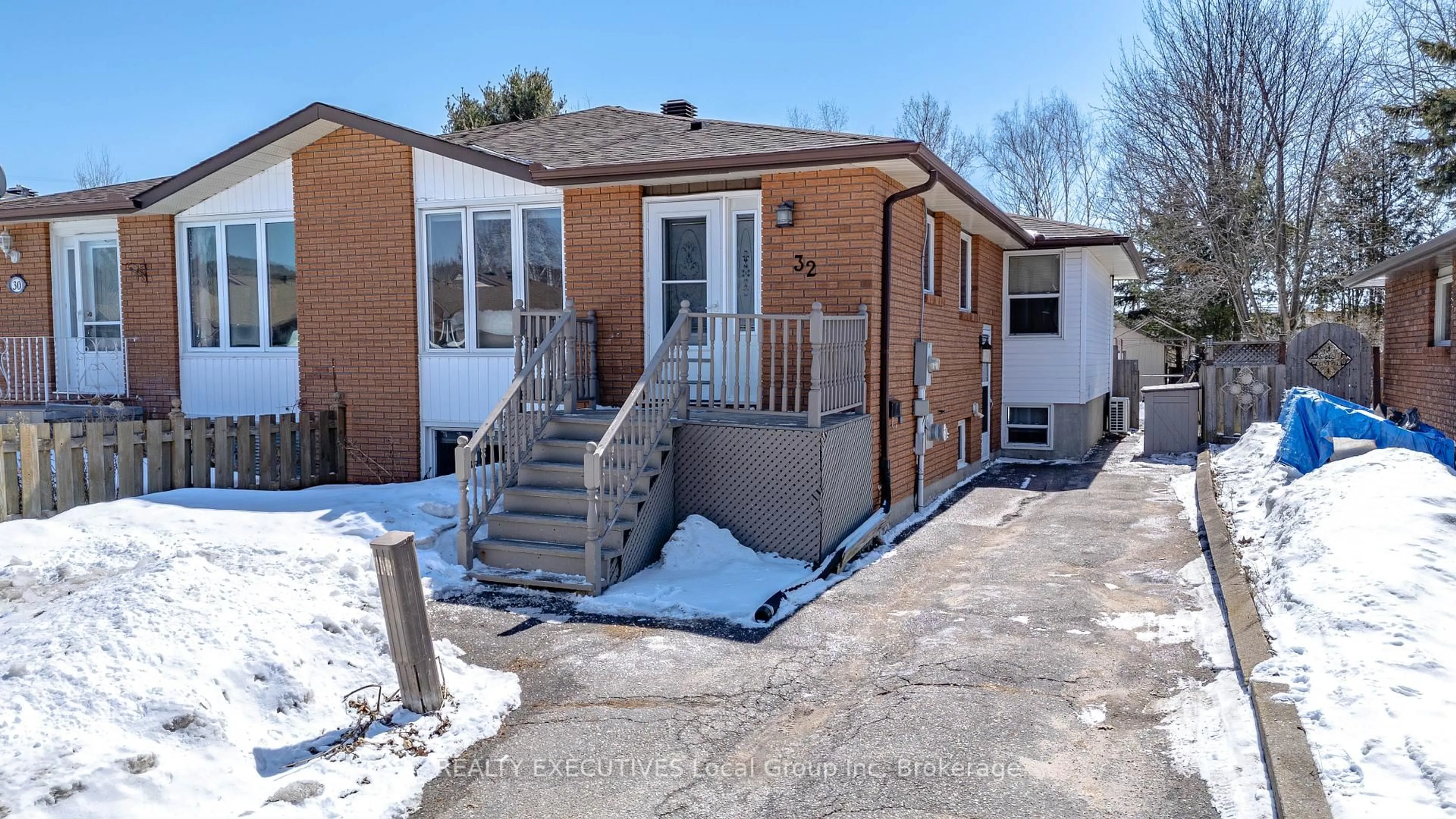 Unknown for 32 OAKDALE Rd, North Bay Ontario P1B 8Y8