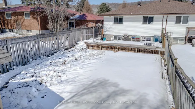 32 OAKDALE Rd, North Bay 2