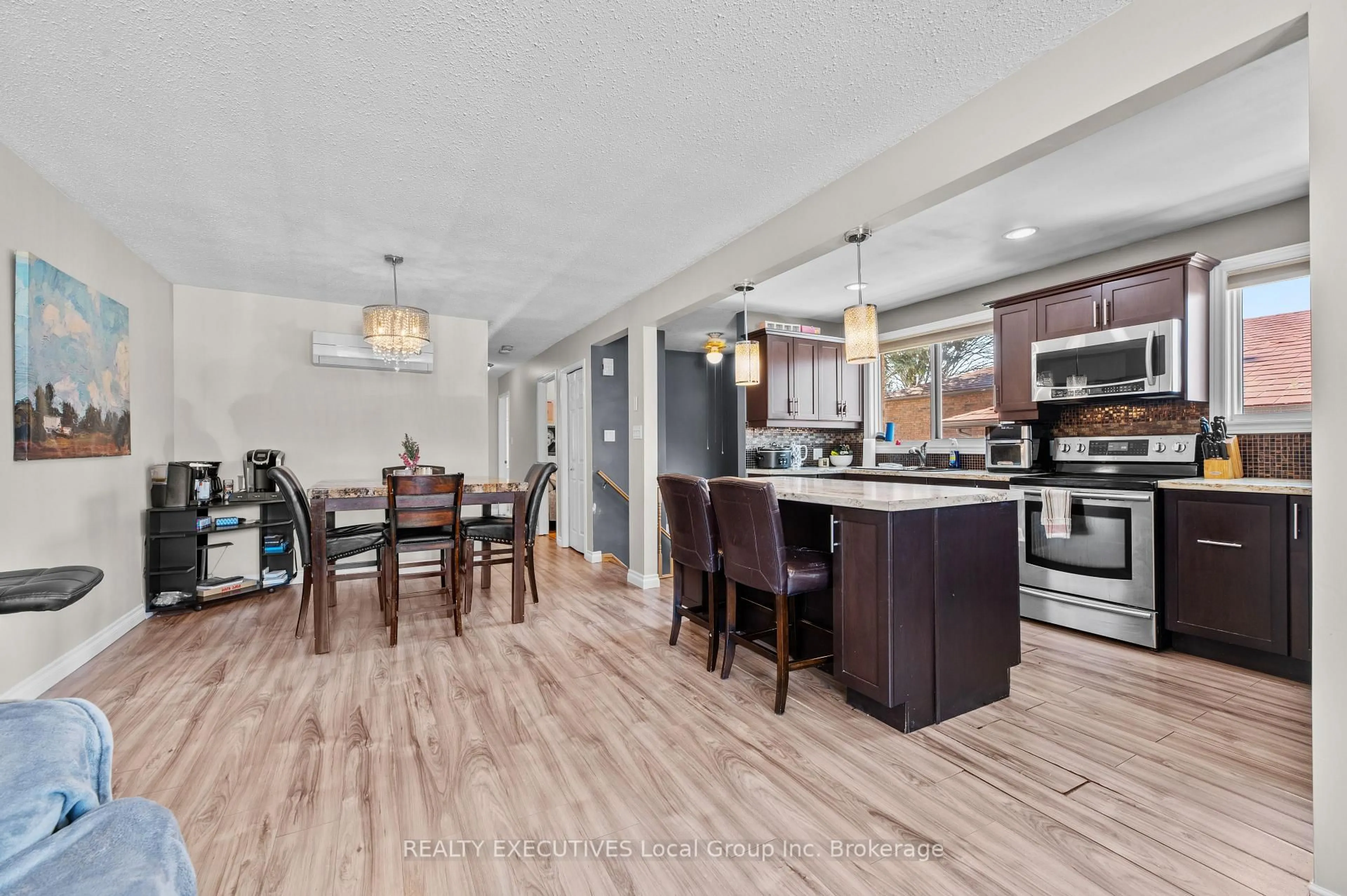 Open concept kitchen, unknown for 32 OAKDALE Rd, North Bay Ontario P1B 8Y8