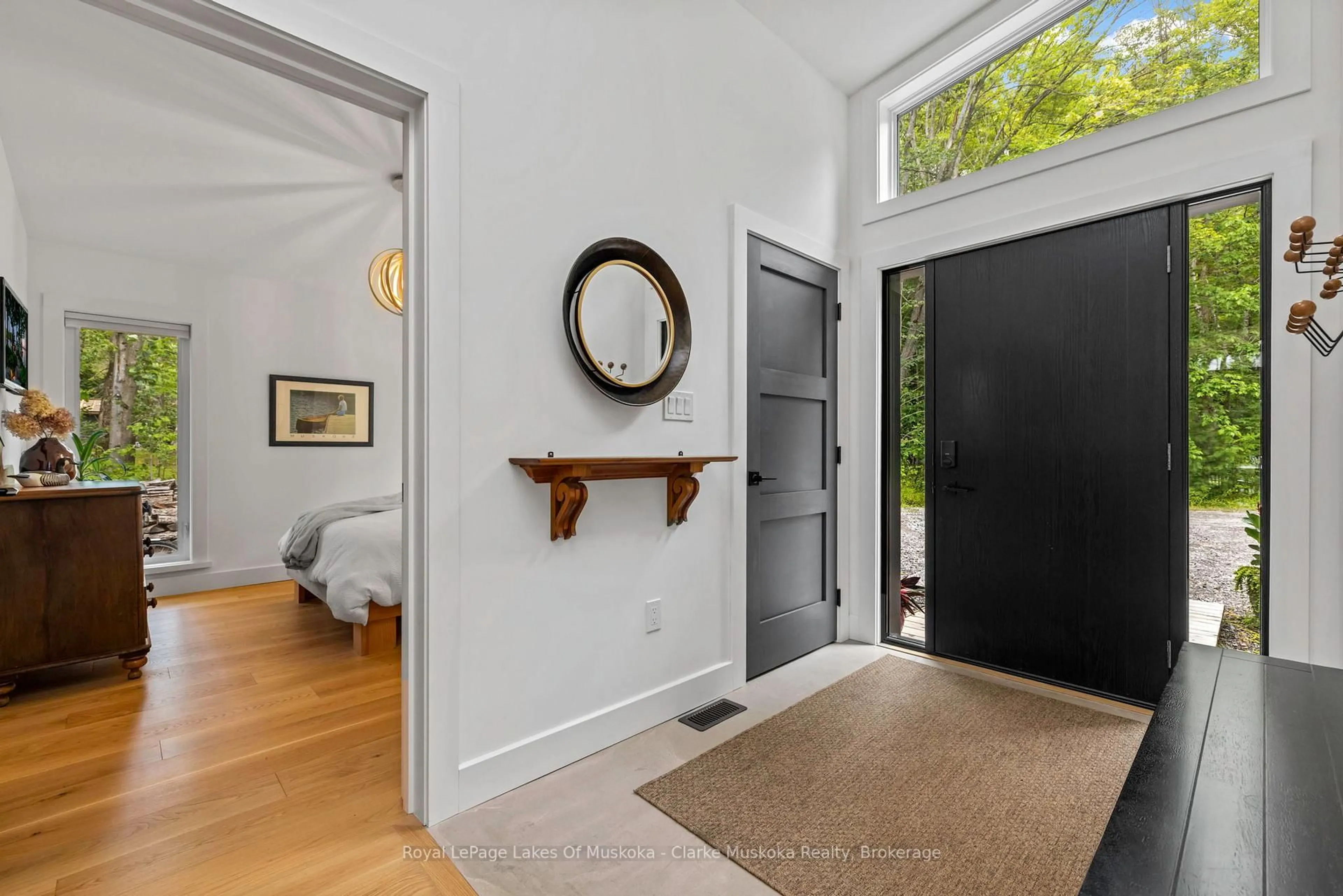 Indoor entryway for 56 Blair Point Rd, Seguin Ontario P0C 1J0