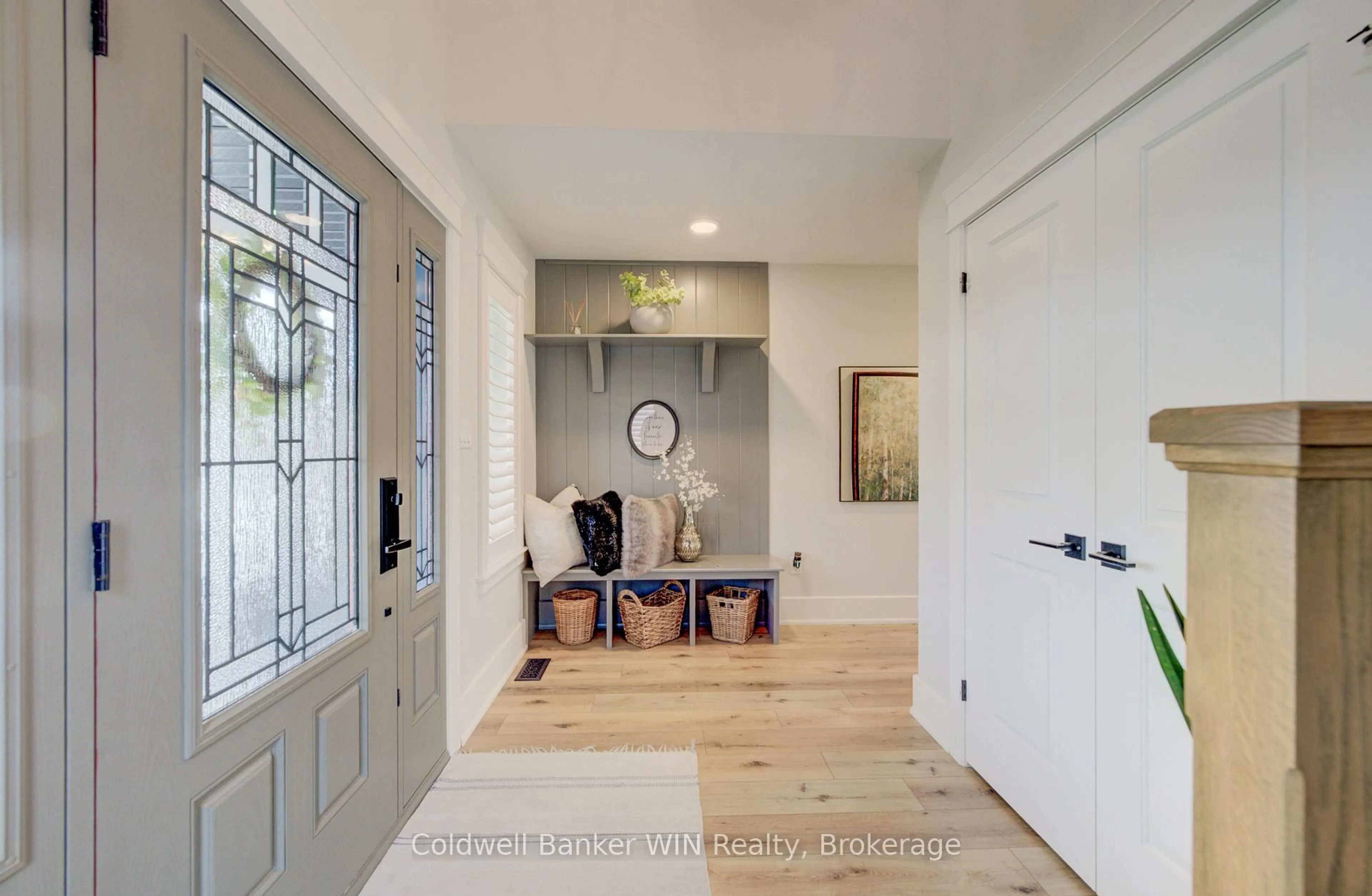 Indoor entryway for 224 Djay Cres, West Grey Ontario N0G 1R0