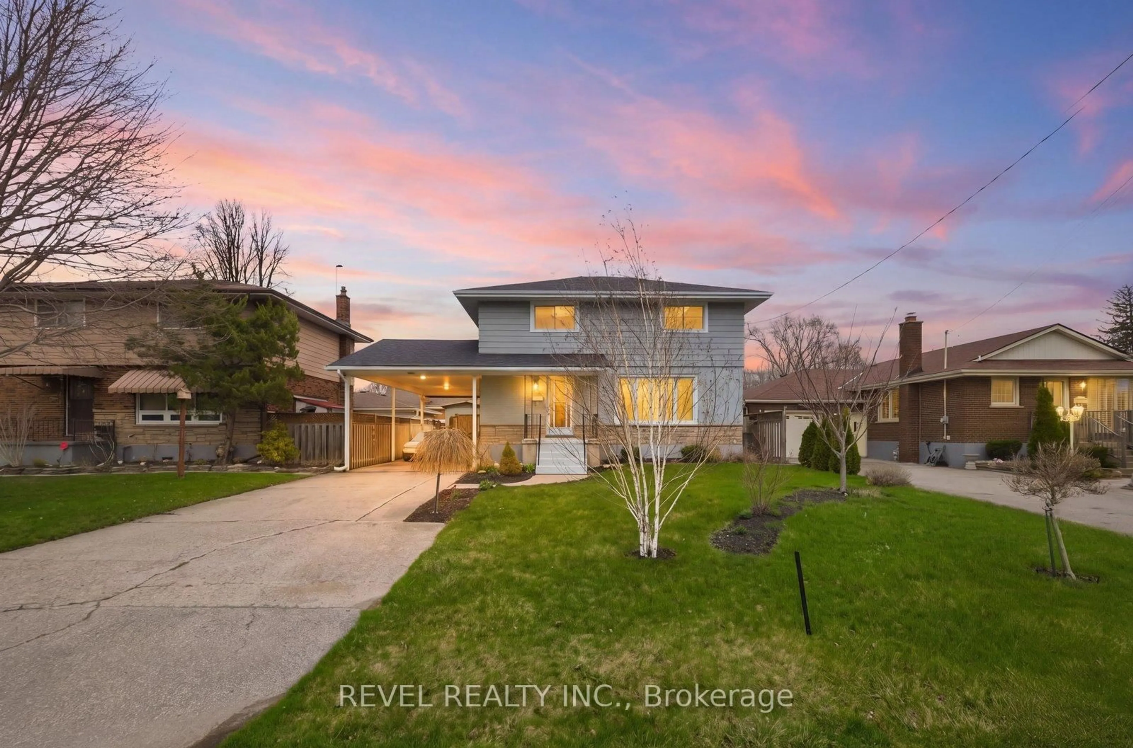 Home with brick exterior material, street for 22 Paris Rd, Brantford Ontario N3R 1H7