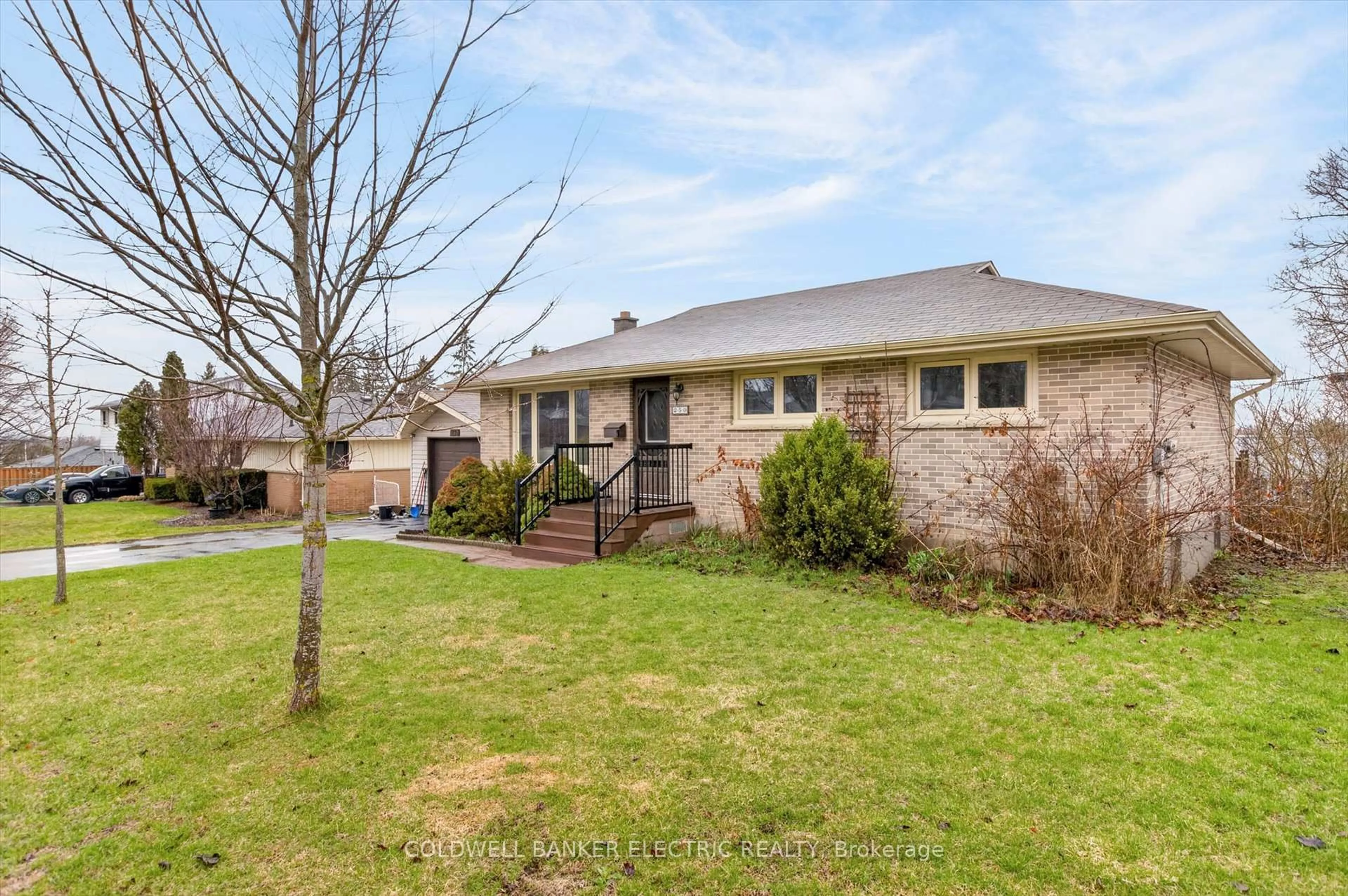 A pic from outside/outdoor area/front of a property/back of a property/a pic from drone, street for 250 Collison Cres, Peterborough Ontario K9J 1A8