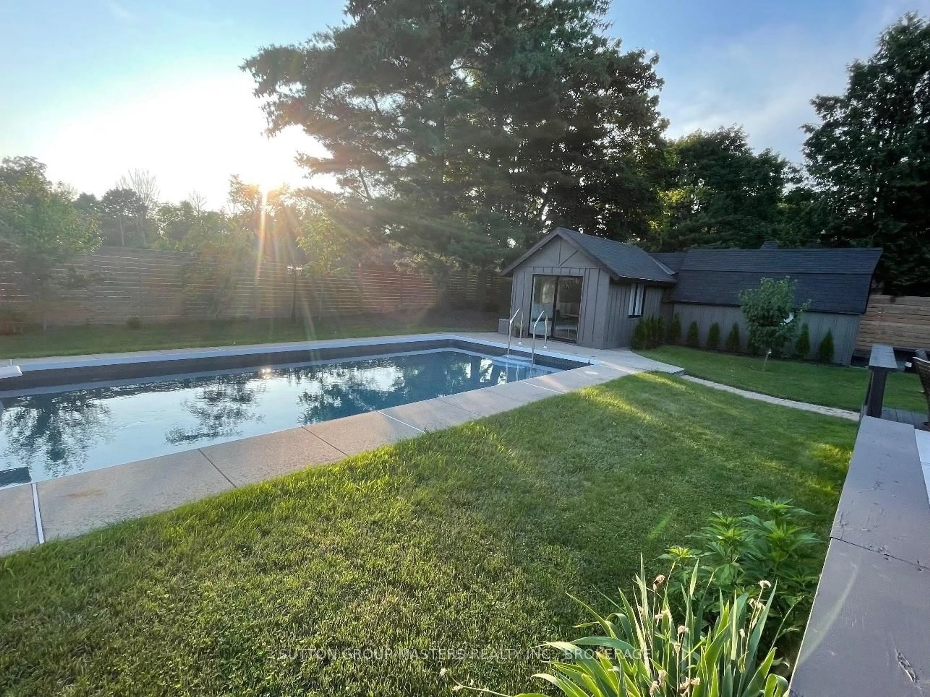 Pool for 1611 SUNNYSIDE Rd, Kingston Ontario K7L 4V4