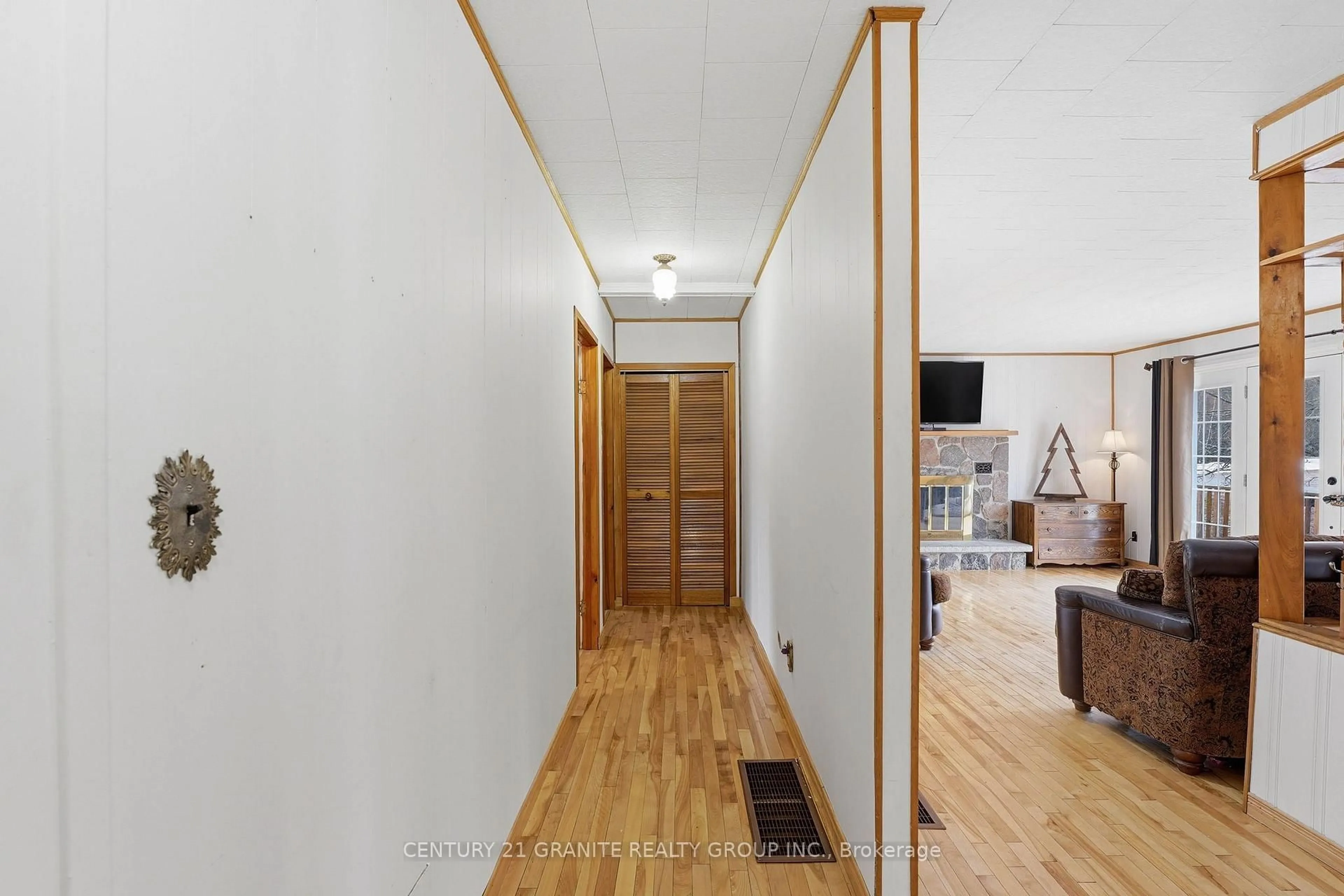 Indoor foyer for 301 Hybla Rd, Bancroft Ontario K0L 1C0