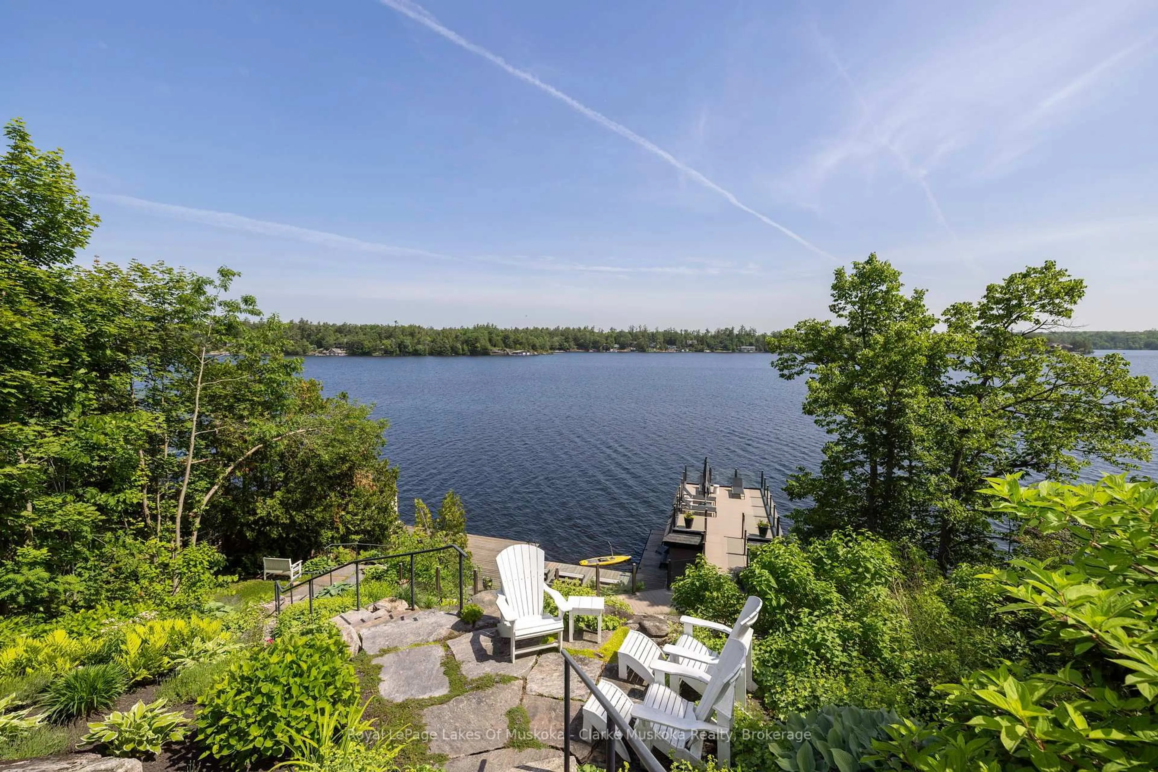 Patio, water/lake/river/ocean view for 305 Wapaska Cres, Gravenhurst Ontario P1P 0E9