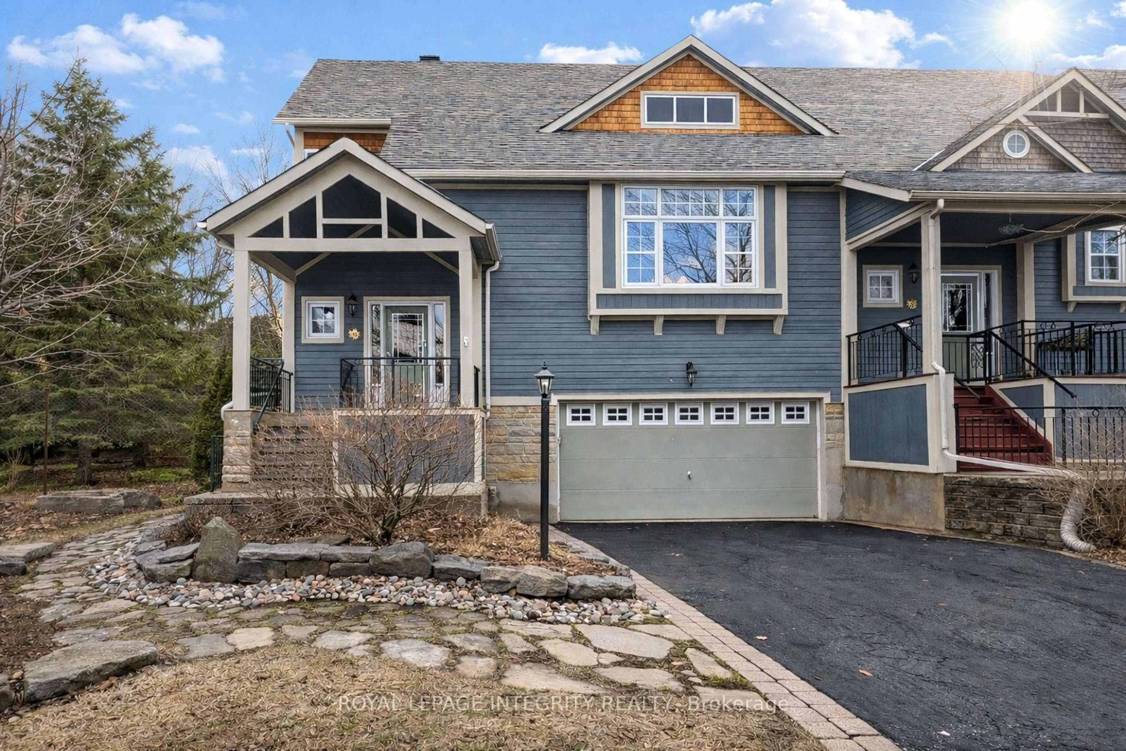 Home with vinyl exterior material, street for 15 Marsh Sparrow Private, Kanata Ontario K2K 3P1